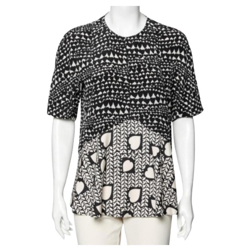Top à volants en soie imprimé cœur monochrome Stella McCartney M en vente