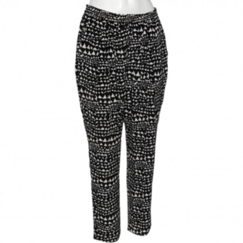 Stella McCartney Monochrome Heart Printed Silk Pants M In Good Condition For Sale In Dubai, Al Qouz 2