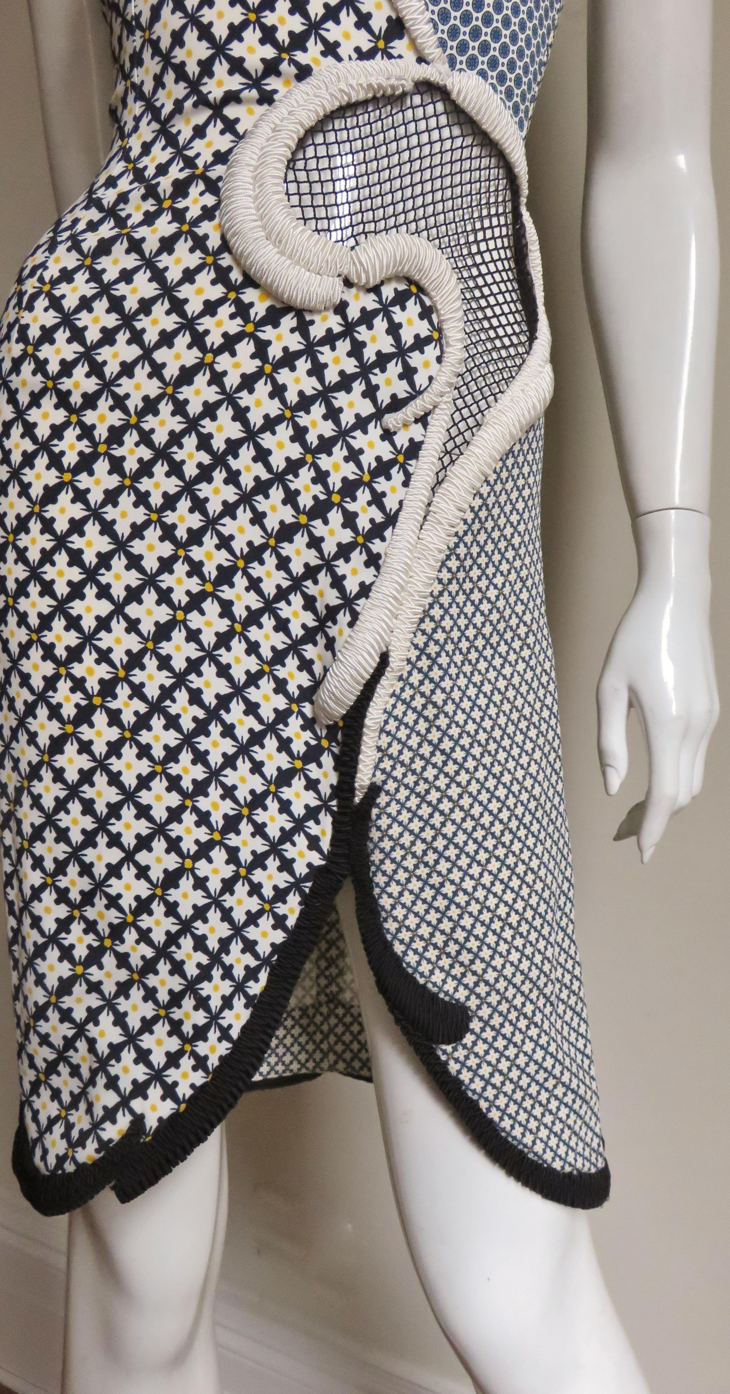 Stella McCartney Neues Kleid mit gemischten Mustern für die Anzeigenkampagne 4
