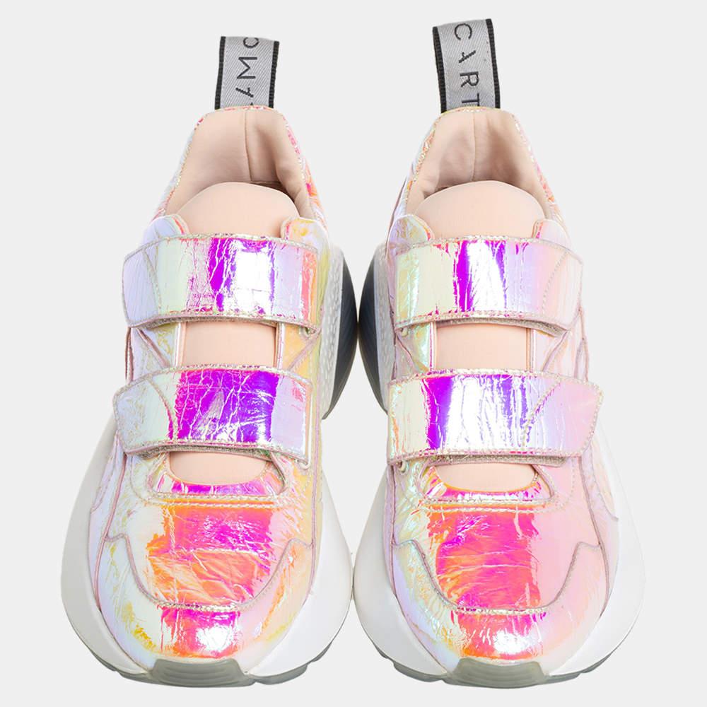 Feel great in your casual wear every time you step out in these multicolor sneakers from Stella McCartney. They've been crafted from holographic faux leather and fabric and styled with dual velcro straps on the vamps and brand labels on the