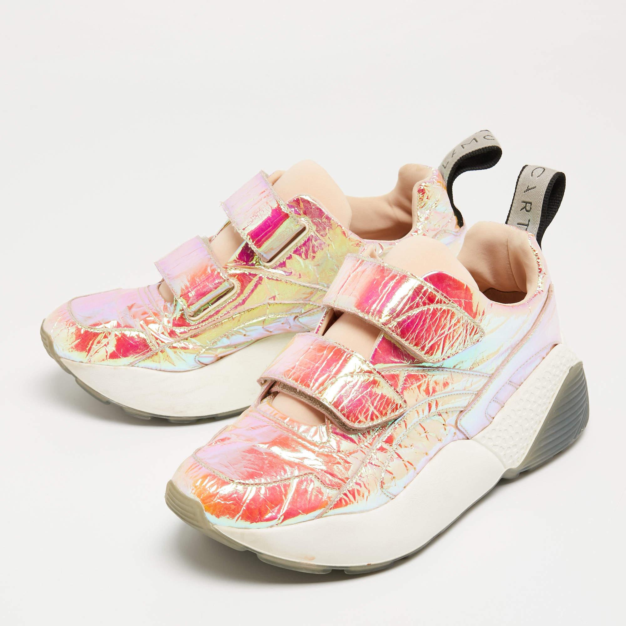Coming in a classic silhouette, these designer sneakers are a seamless combination of luxury, comfort, and style. These sneakers are designed with signature details and comfortable insoles.