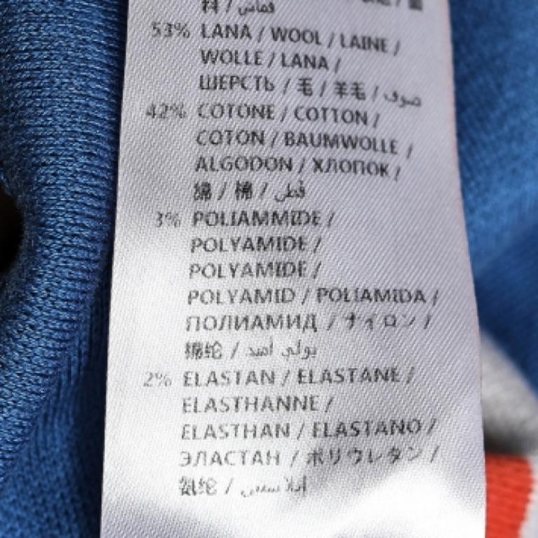 Questo maglione della Maison Stella McCartney ti aiuterà ad avere un aspetto di classe! È realizzata in tessuto di lana e cotone multicolore e presenta una vestibilità oversize. Questo maglione può essere completato con un paio di jeans neri.