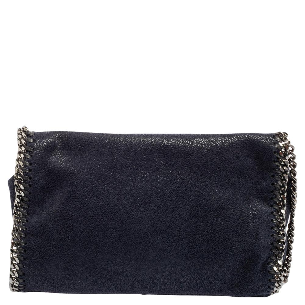 This Falabella bag from Stella McCartney is a beauty. Crafted from faux suede, it is durable and stylish. While the chain detailing elevates its beauty, the lined interior will dutifully hold all your daily essentials.

Includes: Original Dustbag