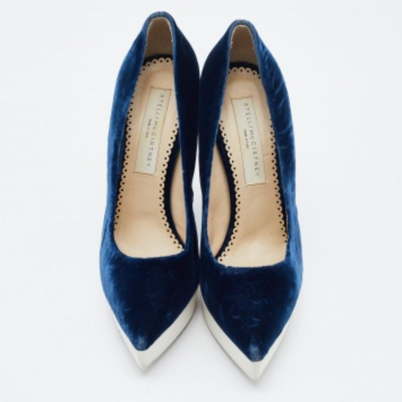 Stella McCartney - Velluto blu navy con punta a spillo - Pompe a punta misura 37,5 In condizioni buone in vendita a Dubai, Al Qouz 2