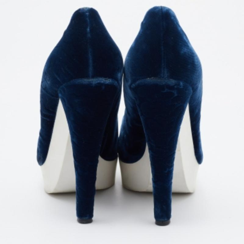 Stella McCartney - Velluto blu navy con punta a spillo - Pompe a punta misura 37,5 in vendita 2