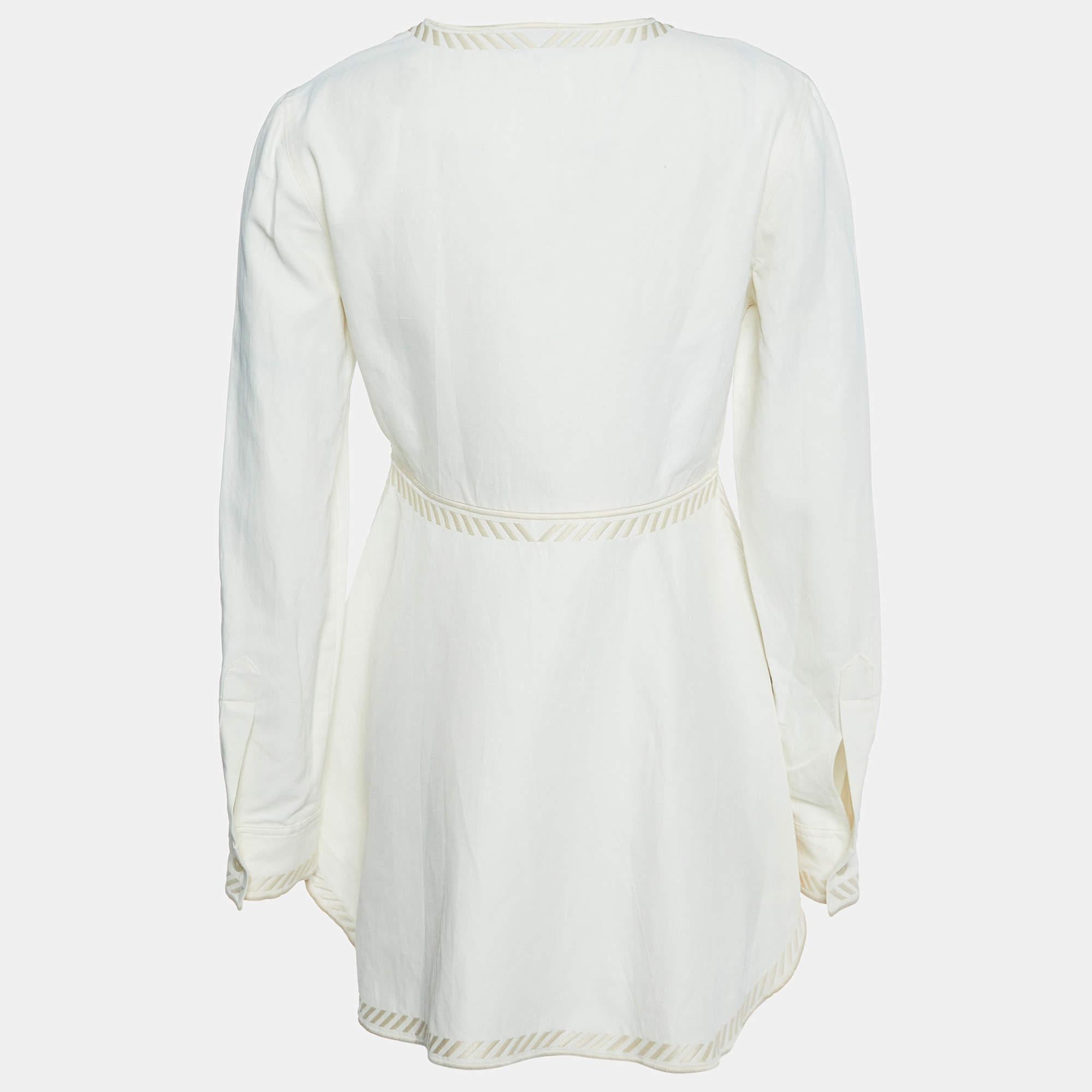 Find great style and comfort while wearing this designer tunic. Tailored using the best fabrics the creation has been given immense detail. Style it with a pair of jeans and flats.