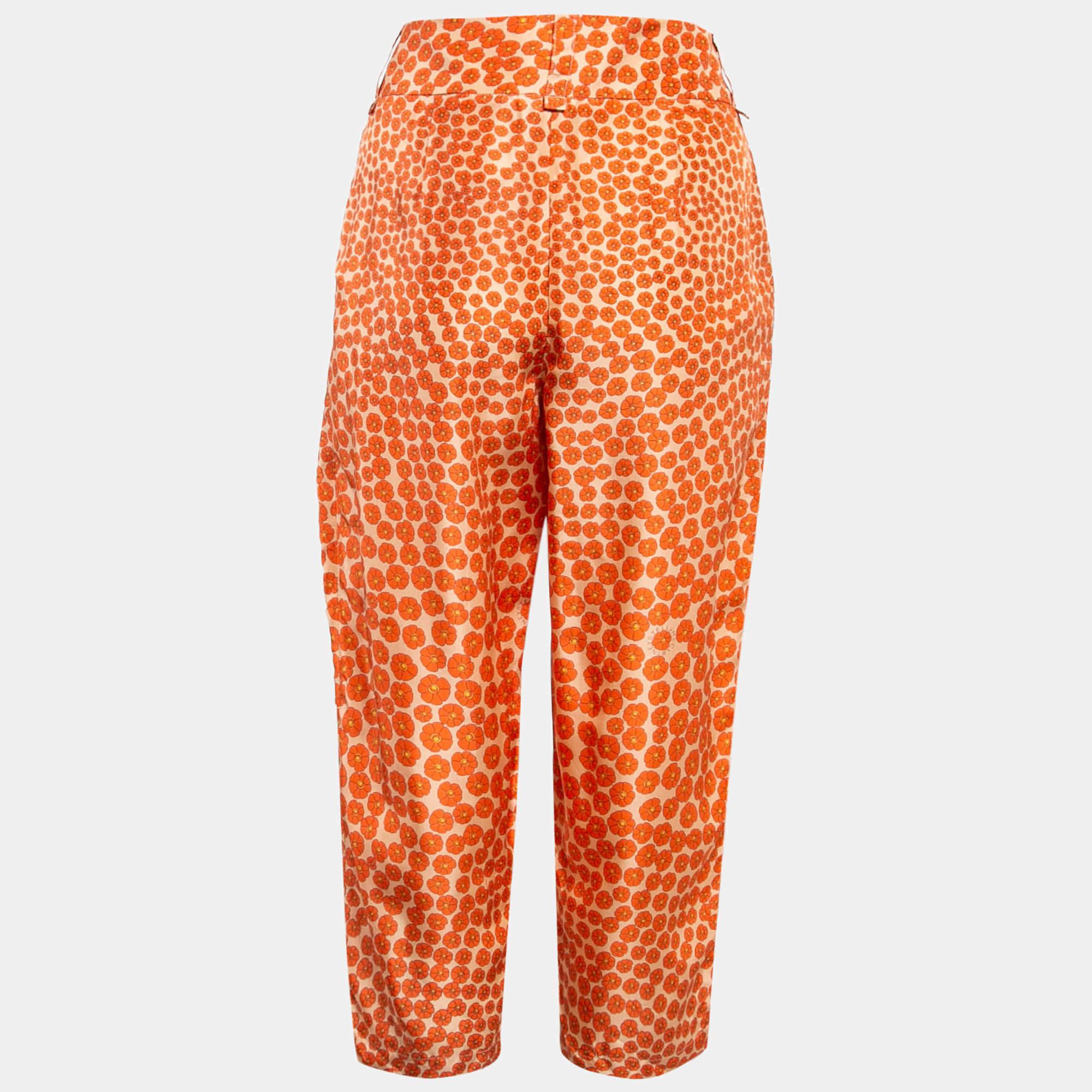 Valorizza il tuo abbigliamento con questo paio di pantaloni. Disegnati con una silhouette e una vestibilità superba, questo paio di pantaloni ti renderà sicuramente elegante.