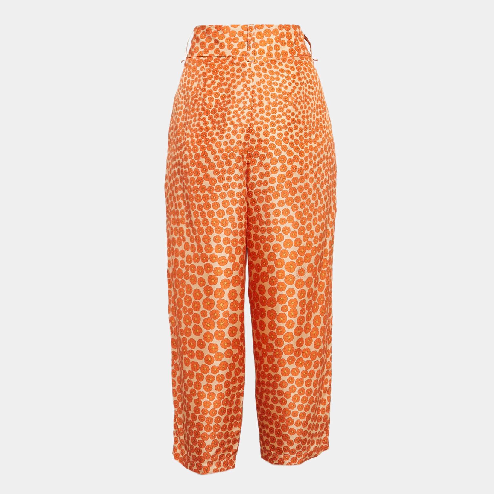 Valorizza il tuo abbigliamento con questo paio di pantaloni. Disegnato in una silhouette e in una vestibilità superba  questo paio di pantaloni ti renderà sicuramente elegante.