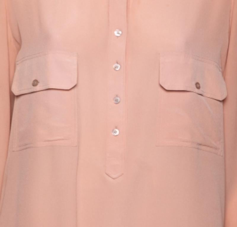 Stella McCartney Blusa de seda melocotón con bolsillo L en Bueno estado para la venta en Dubai, Al Qouz 2