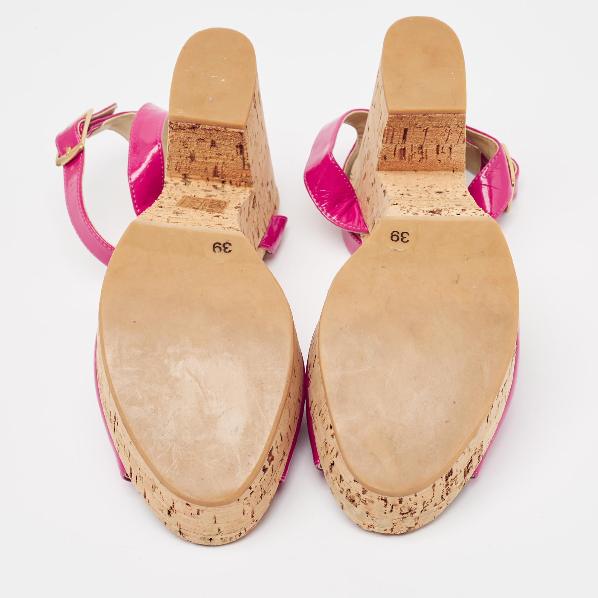 Stella McCartney Sandales à lanières roses à plateforme en faux vernis et liège, taille 39 en vente 1