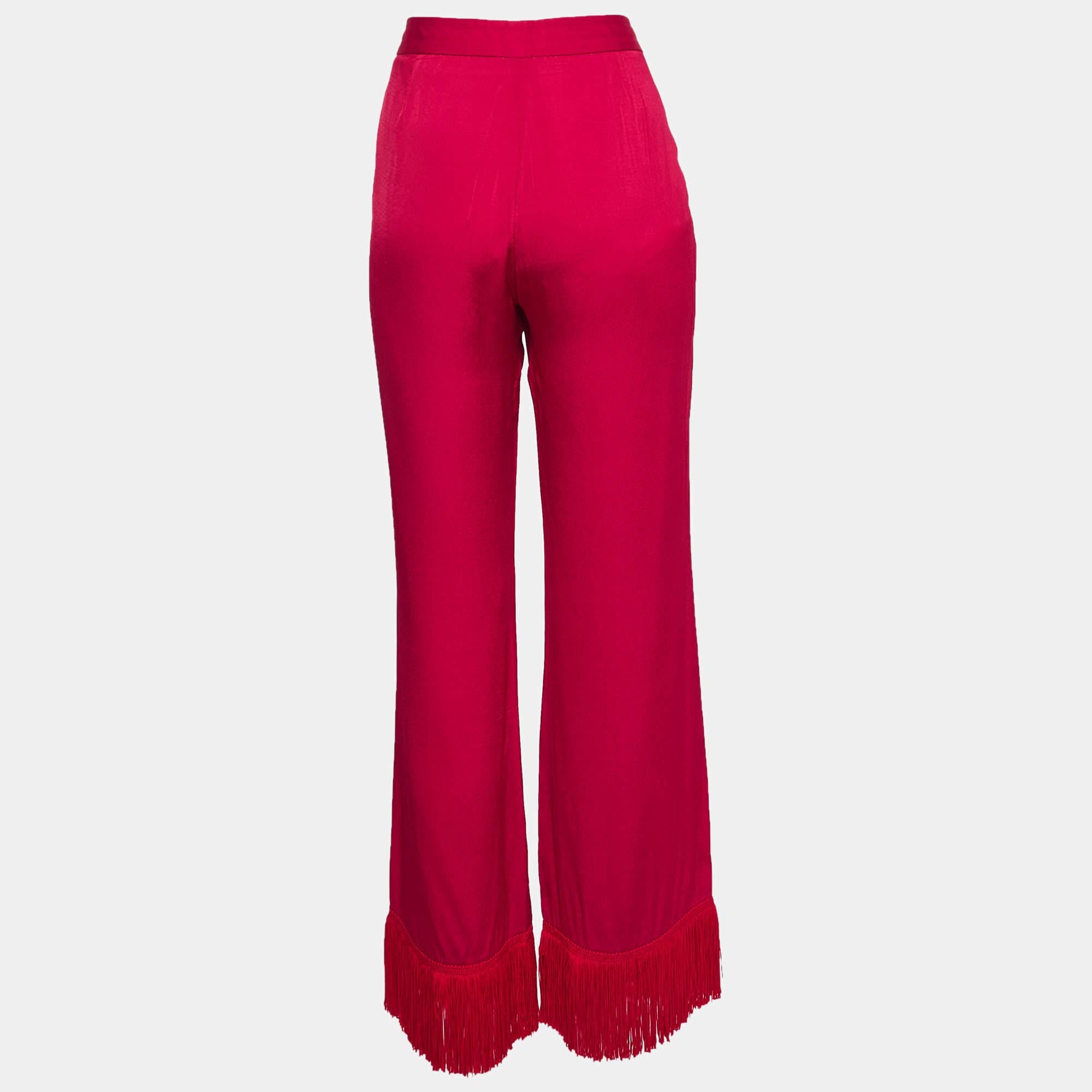 Cette paire de pantalons rehausse votre tenue vestimentaire. Conçu dans une silhouette et une coupe superbes, ce pantalon vous donnera à coup sûr une allure élégante.