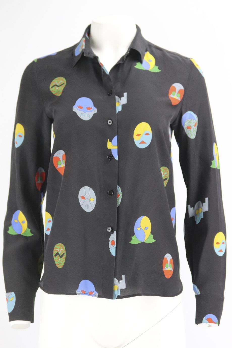 Stella McCartney printed silk shirt. Multicoloured. Long sleeve, v-neck. Button fastening at front. 100% Silk. Size: IT 40 (UK 8, US 4, FR 36 ). Bust: 36 in. Waist: 37 in. Hips: 37 in. Length: 27.25 in Very good condition - Marks to interior lining;