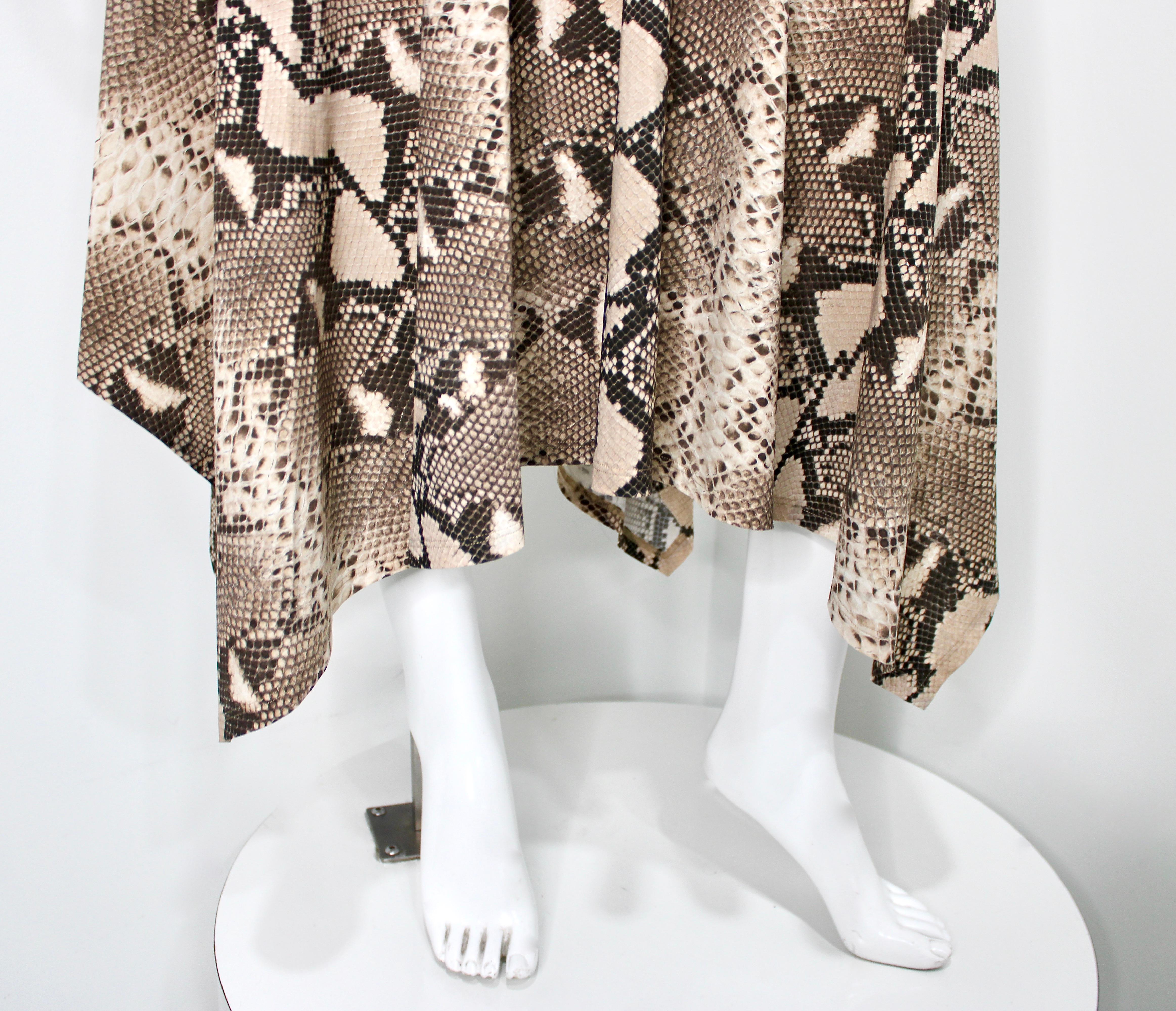 Stella McCartney Python-Print Asymmetrisches Midikleid im Zustand „Gut“ im Angebot in Scottsdale, AZ