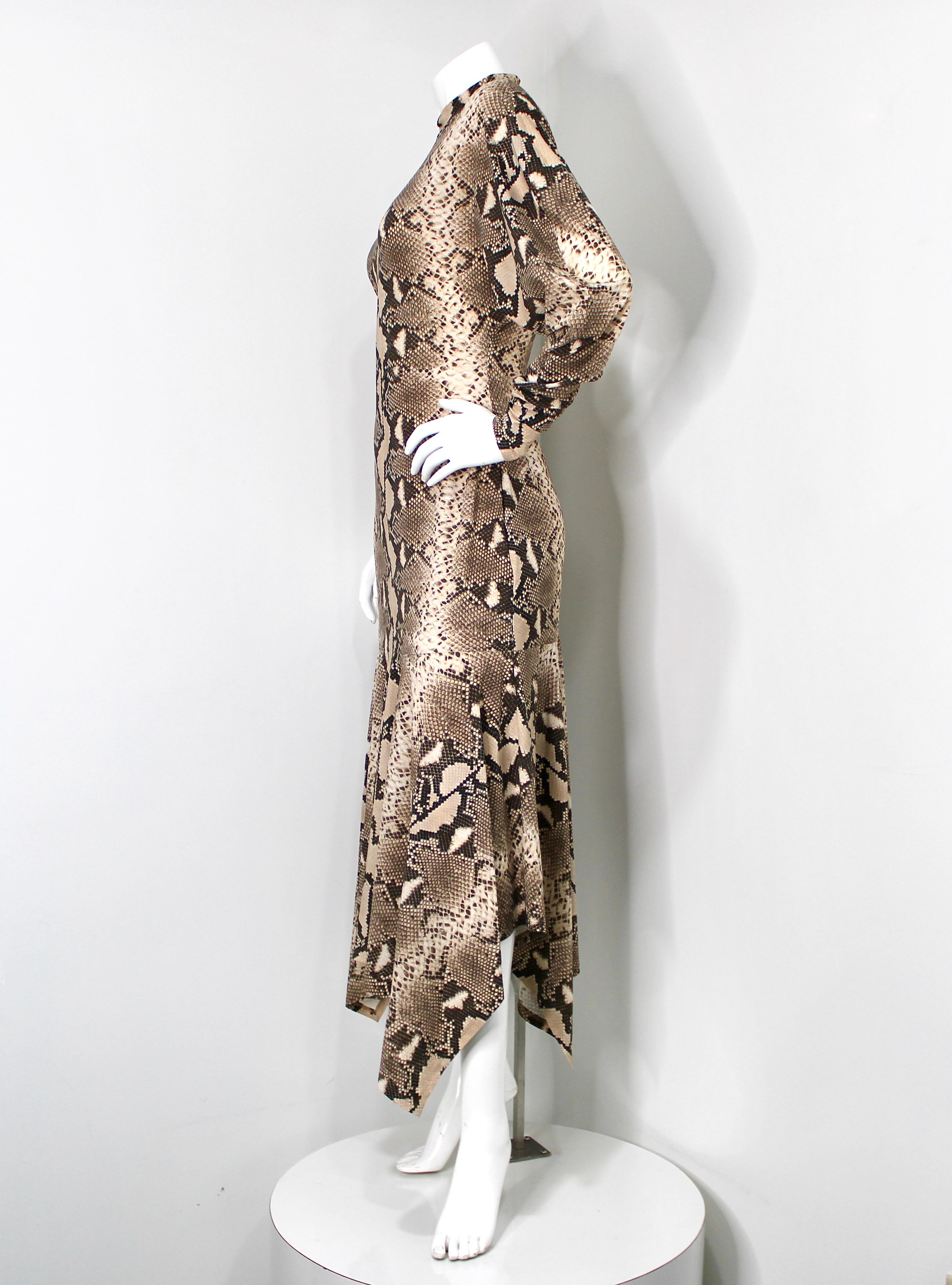 Stella McCartney Python-Print Asymmetrisches Midikleid im Angebot 1