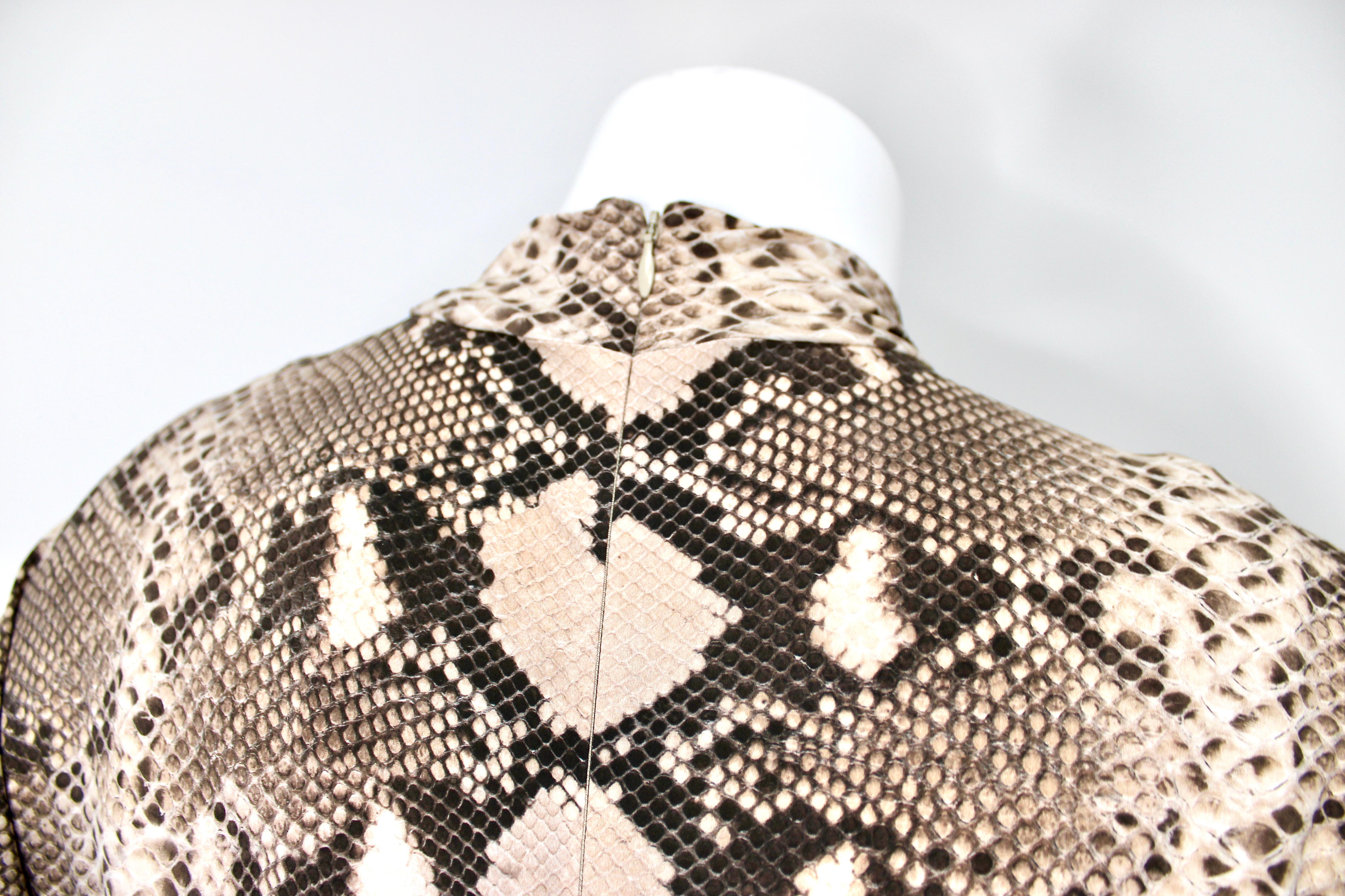 Stella McCartney Python-Print Asymmetrisches Midikleid im Angebot 3