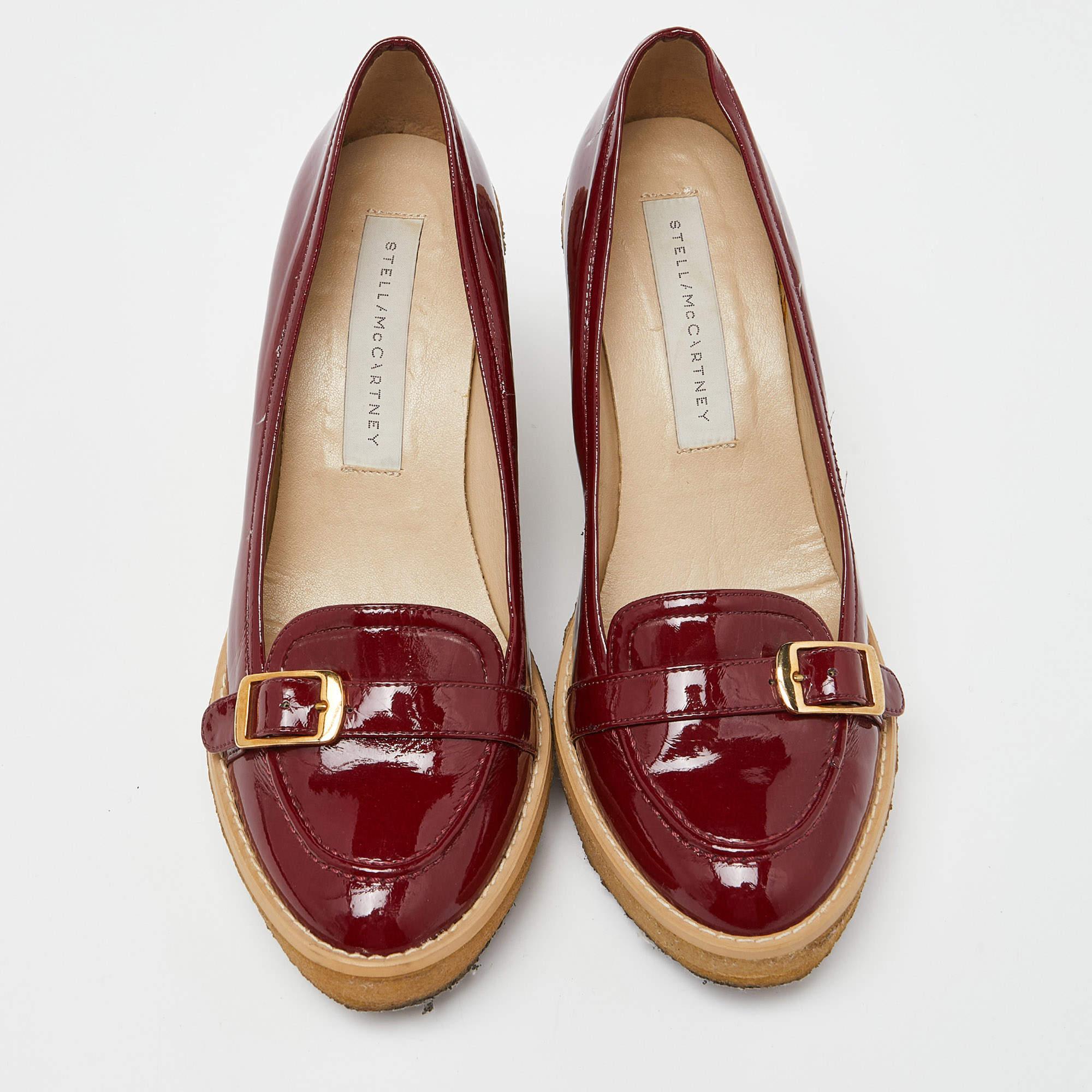Brown Stella McCartney Red Faux Patent Leather Wedge Platform Loafer Pumps Size 38 For Sale