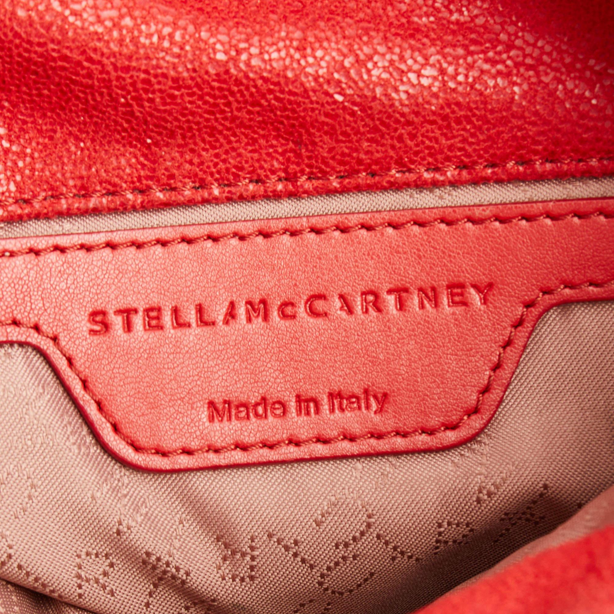 Stella McCartney Rote/goldene gesteppte Mini Falabella-Tasche aus Wildleder 3