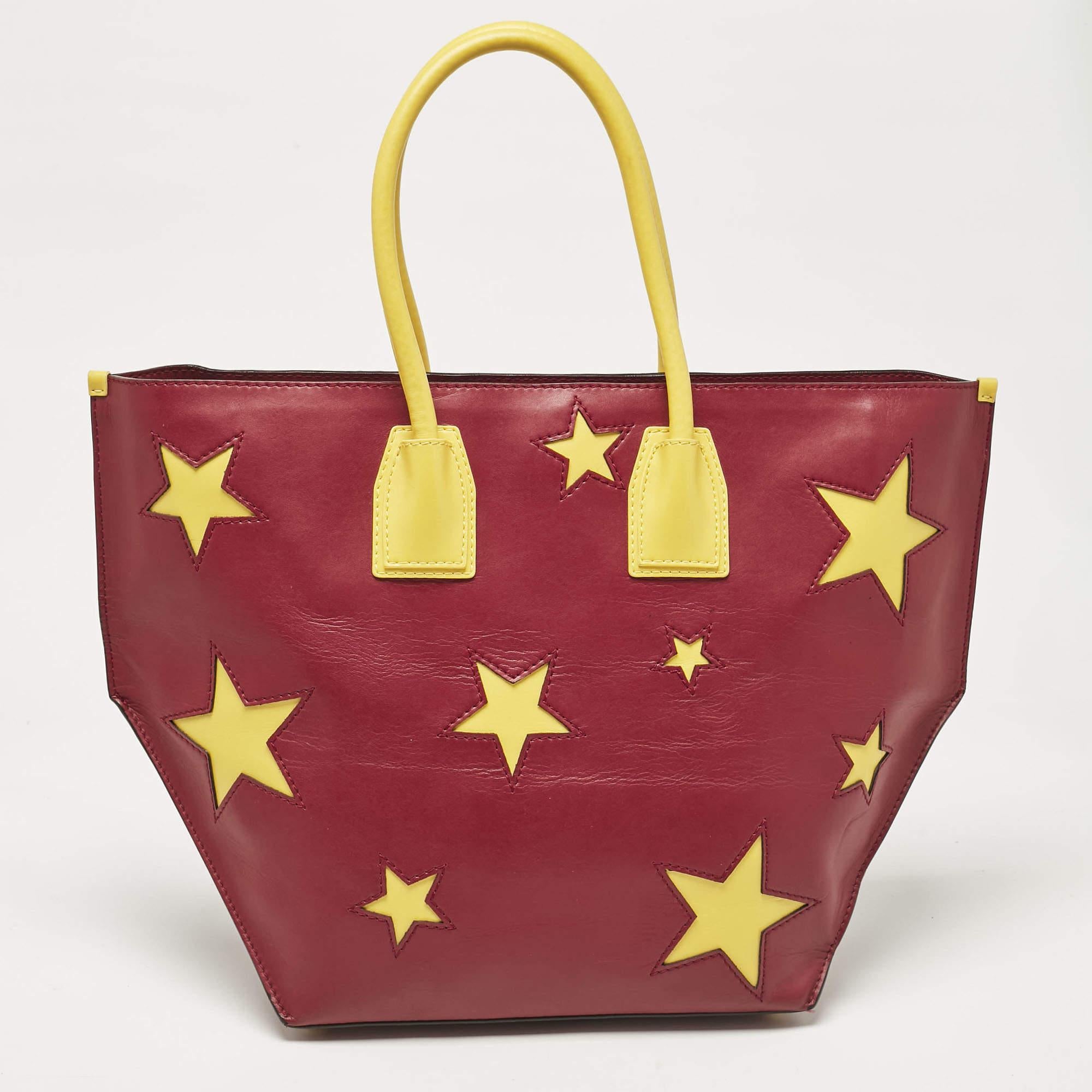 Stella McCartney Red/Yellow Faux Leather Large Star Cavendish Zip Tote In Good Condition For Sale In Dubai, Al Qouz 2