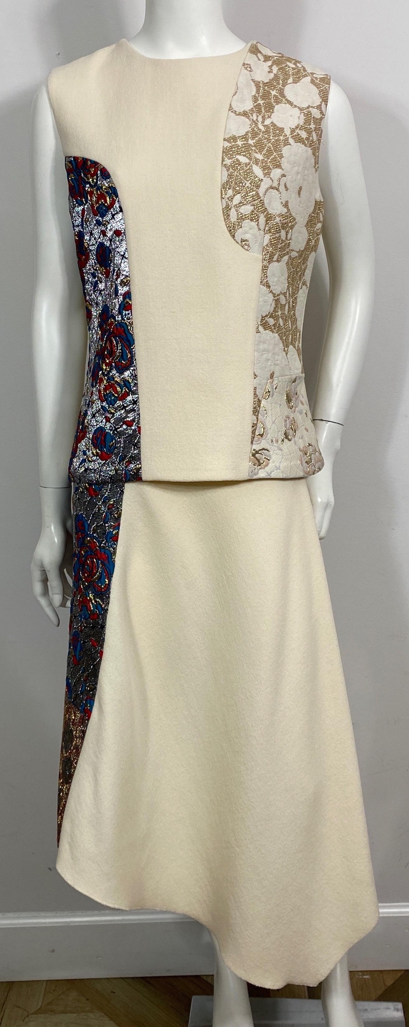 Stella McCartney Runway Fall 2015 Ivory Wool and Multi Brocade Set-Size 42 In New Condition For Sale In West Palm Beach, FL