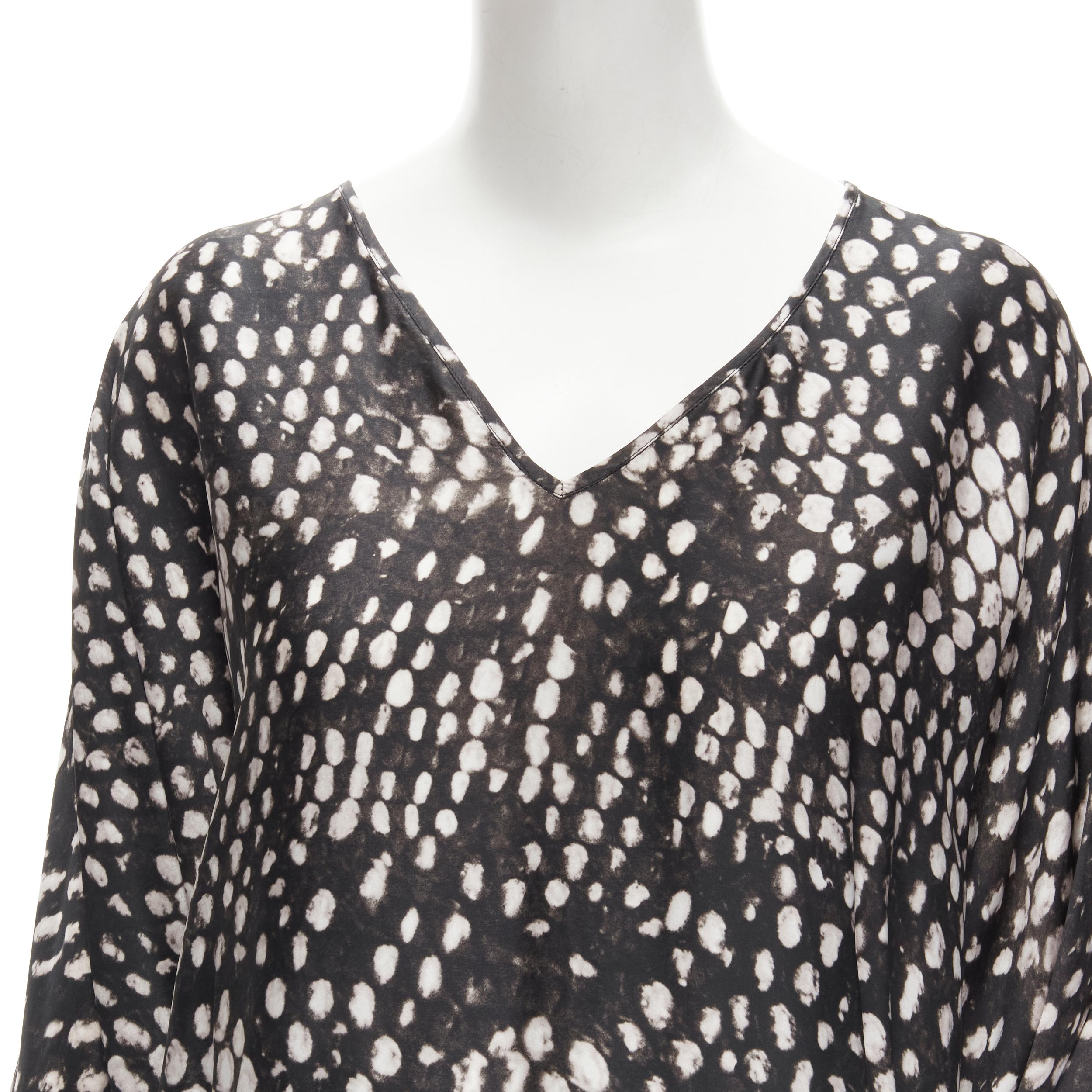 STELLA MCCARTNEY silky black white spot print dolman sleeves relaxed dress For Sale 2