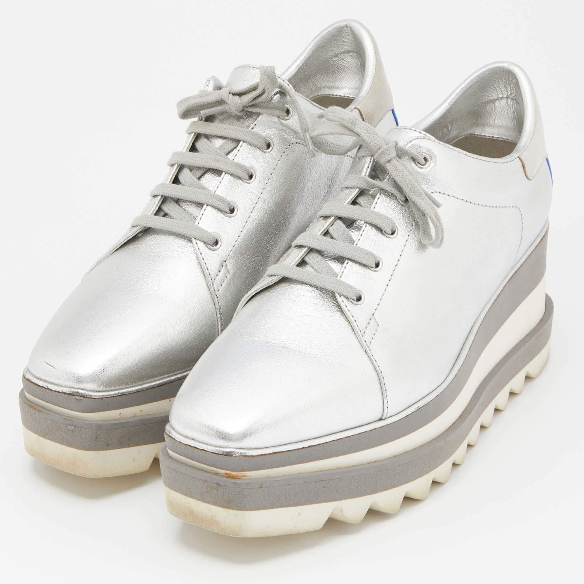Stella McCartney Silver Faux Leather and Faux Suede Elyse Sneakers Size 39 In Fair Condition In Dubai, Al Qouz 2