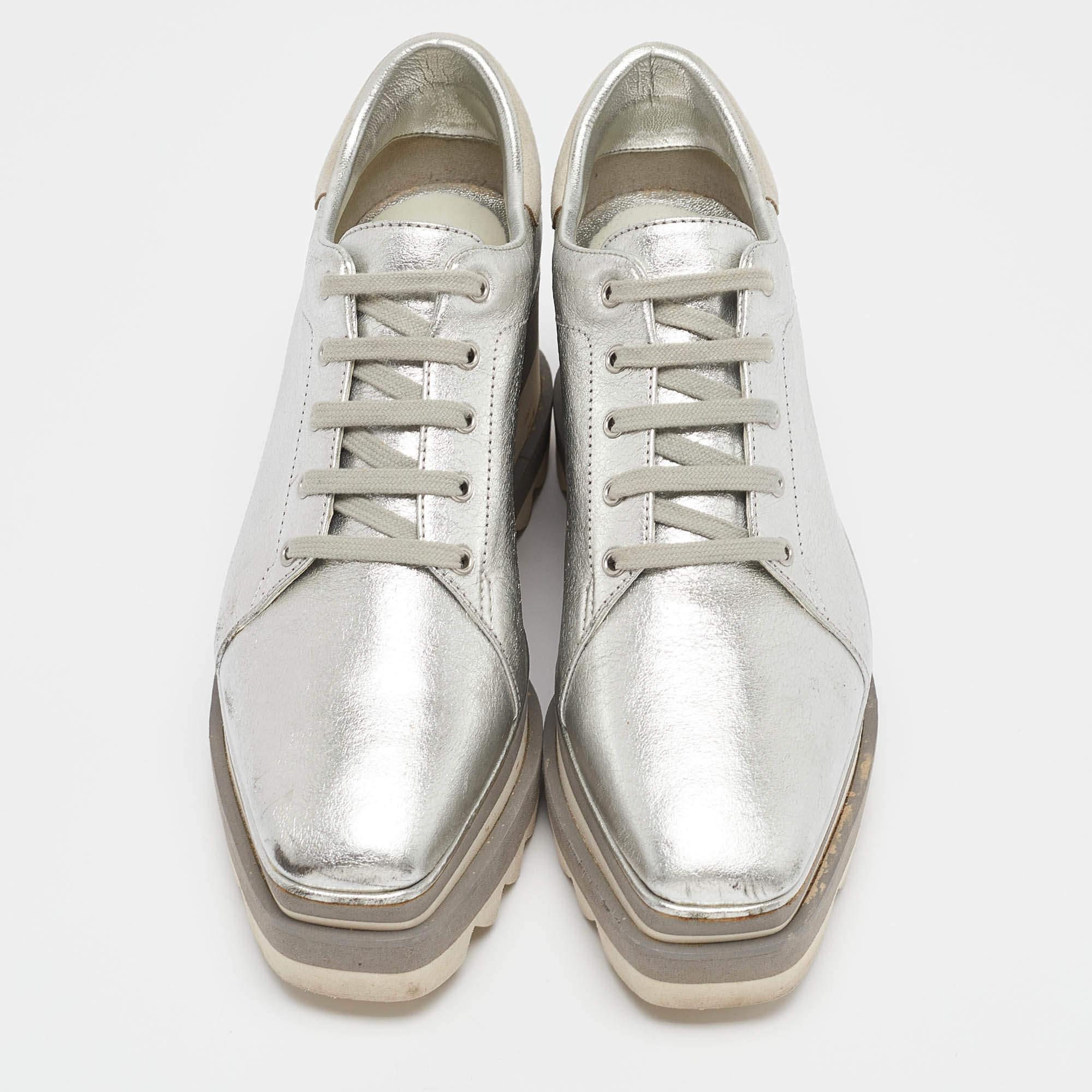 Stella McCartney Silver Faux Leather Elyse Wedge Sneakers Size 36 In Fair Condition In Dubai, Al Qouz 2