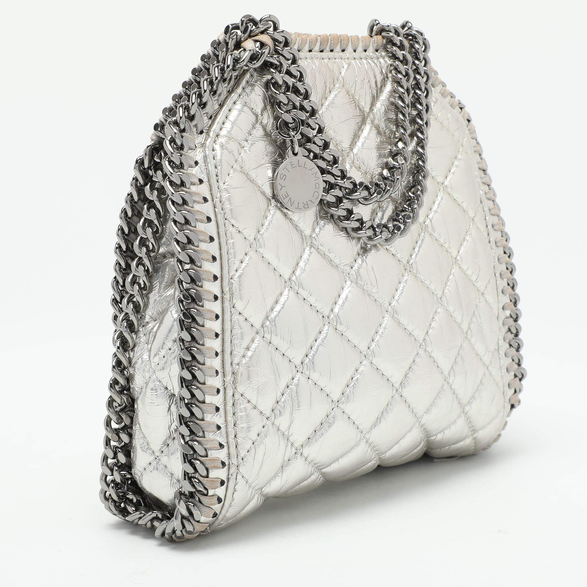 Stella McCartney Silver Faux Leather Falabella Crossbody Bag In Fair Condition For Sale In Dubai, Al Qouz 2