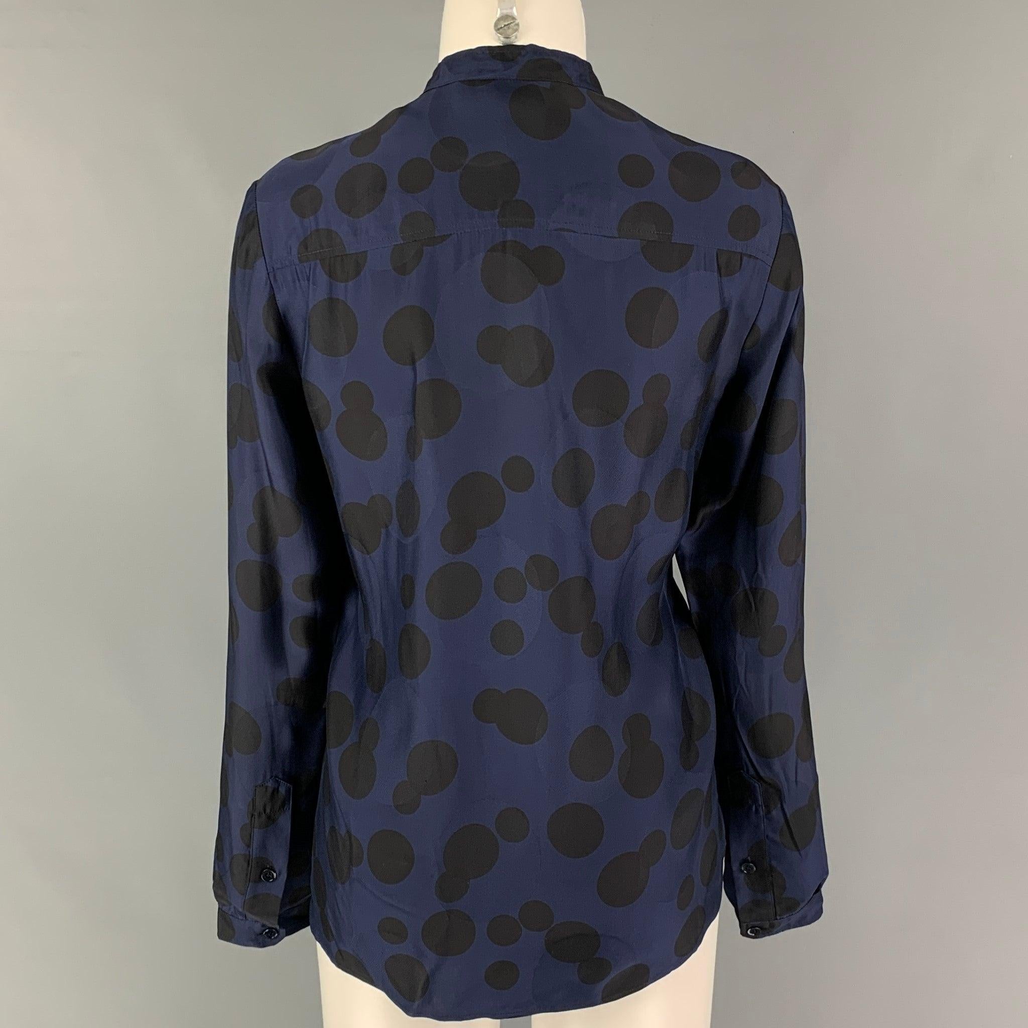 Women's STELLA McCARTNEY Size 6 Navy Black Rayon Silk Polka Dot Casual Top For Sale