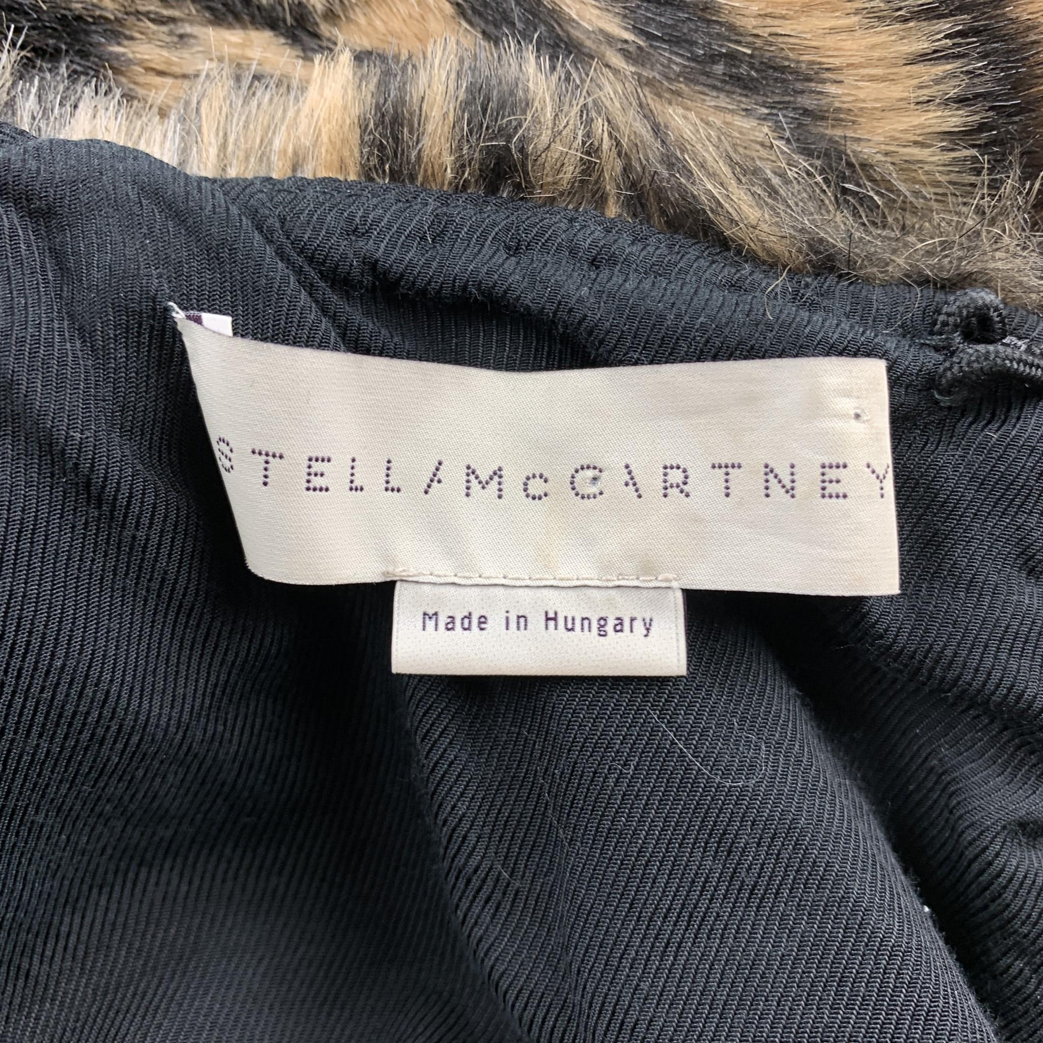 Women's STELLA McCARTNEY Size M Black & Tan Tiger Print Faux Fur Oversized Sweater