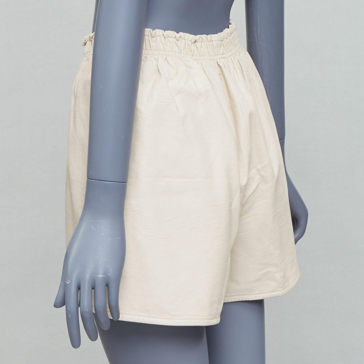 Short à poches STELLA MCCARTNEY Skin Free Skin beige faux cuir  IT38 XS en vente 1