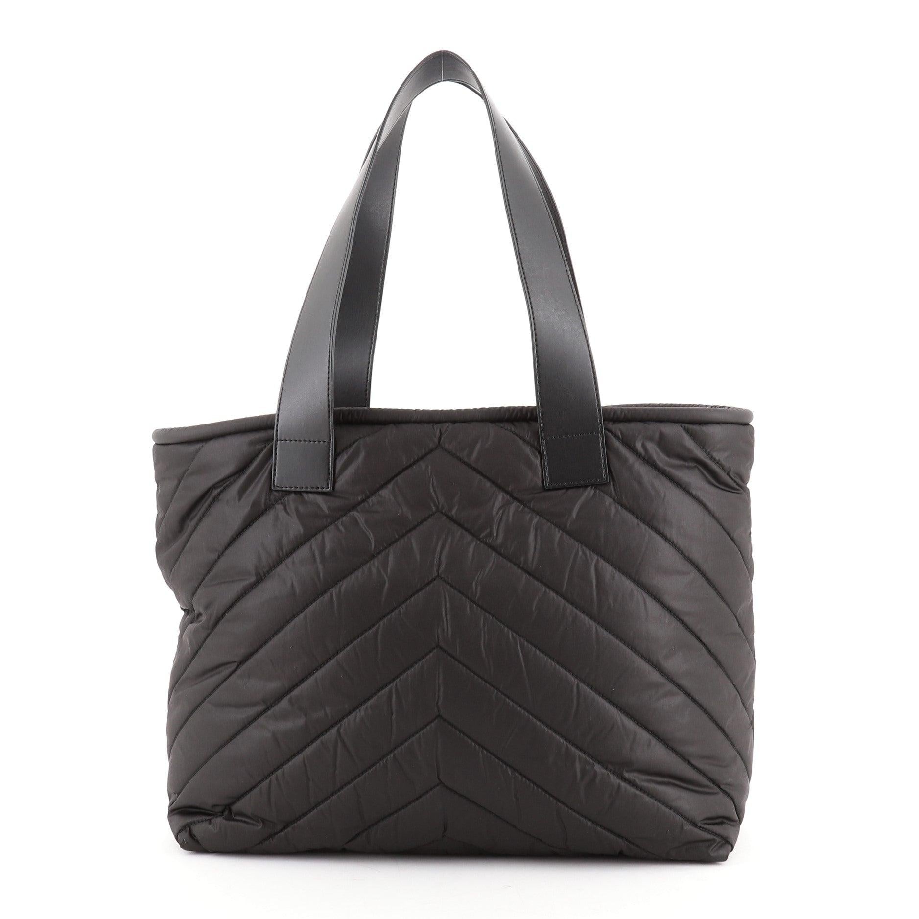 Stella McCartney Stella Star Tote Quilted Nylon Large Black   In Good Condition For Sale In Irvine, CA