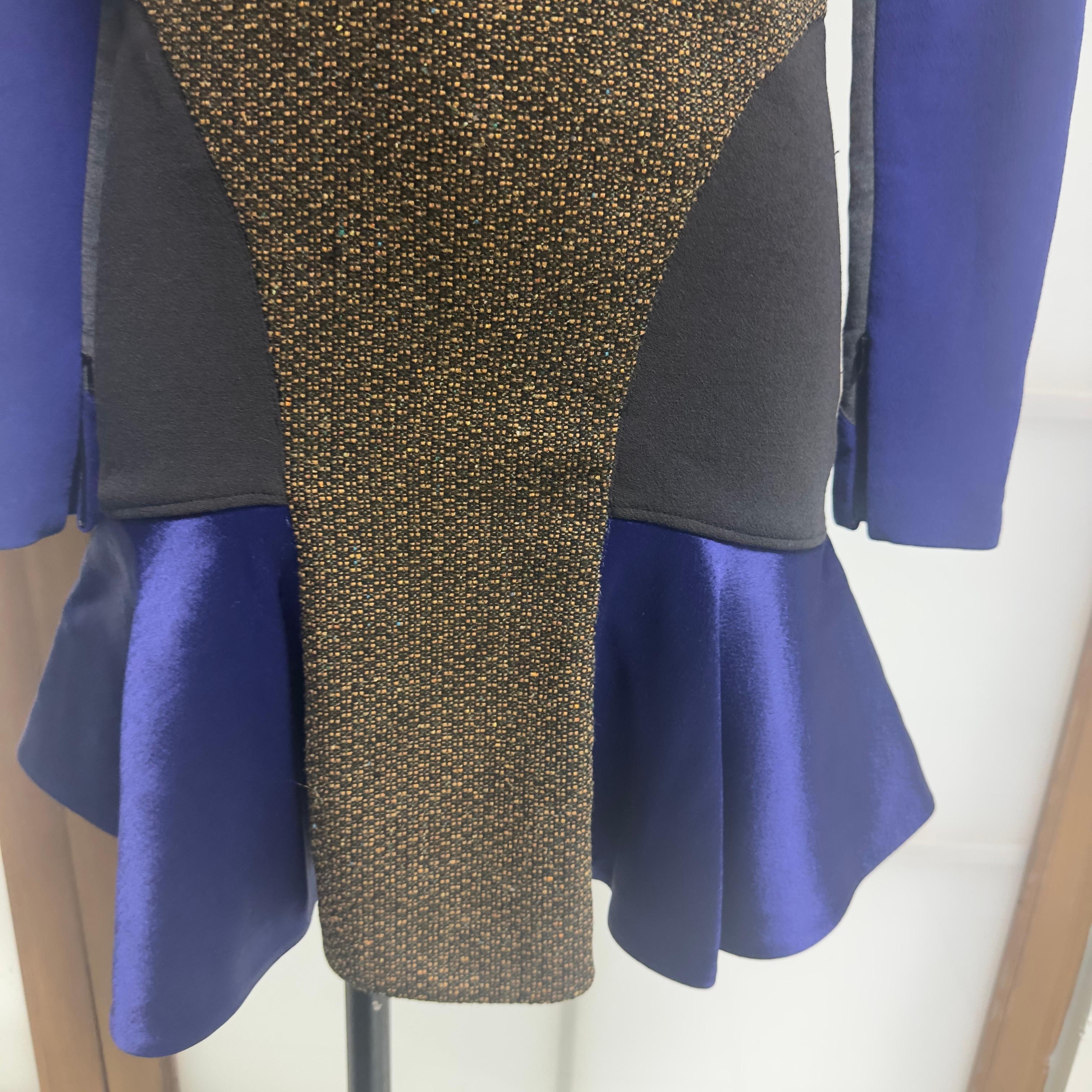 Mini robe structurée en laine et satin Stella McCartney - Runway FW2012 - en vente 3