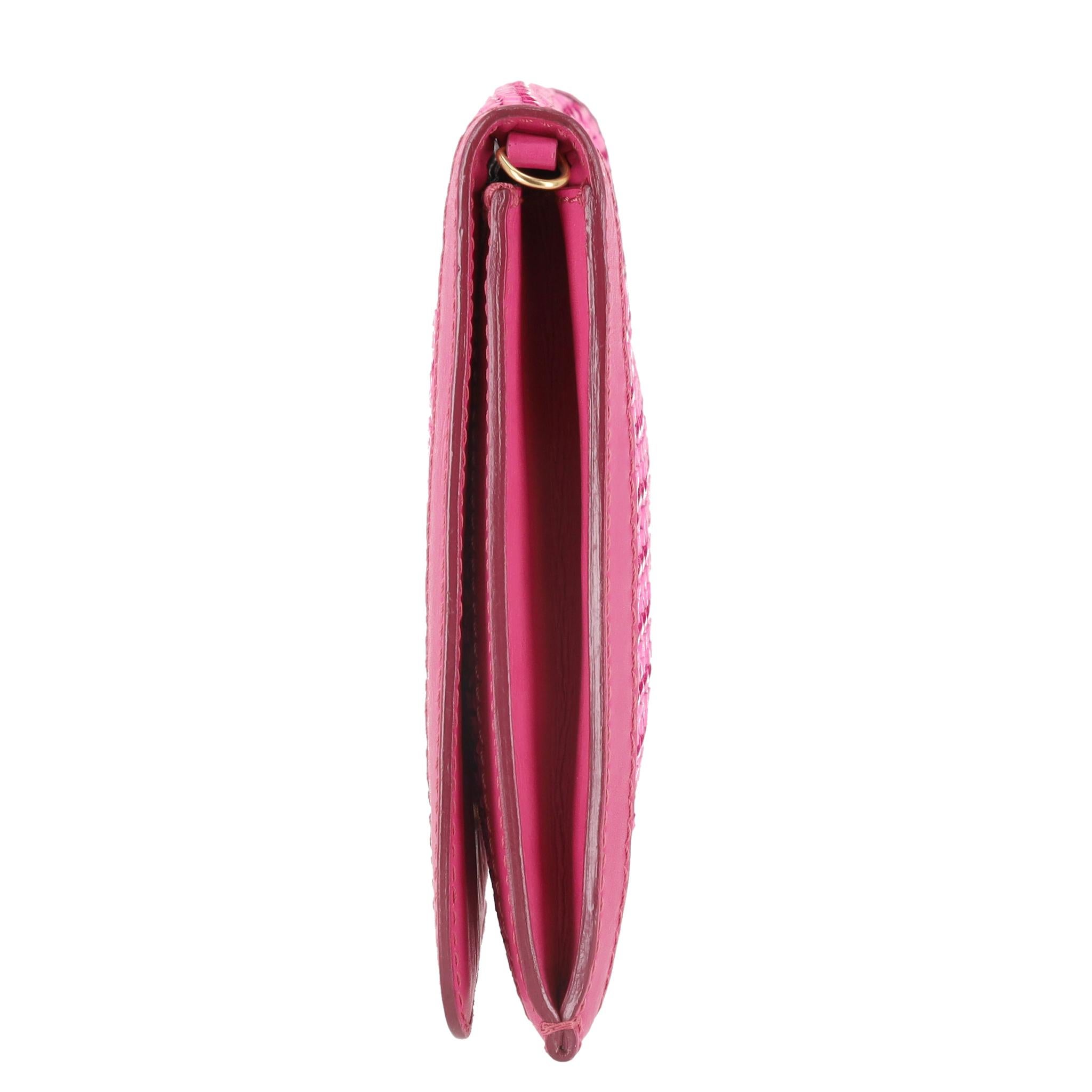 Stella McCartney Geflochtene Crossbody-Tasche aus veganem Leder (Pink) im Angebot