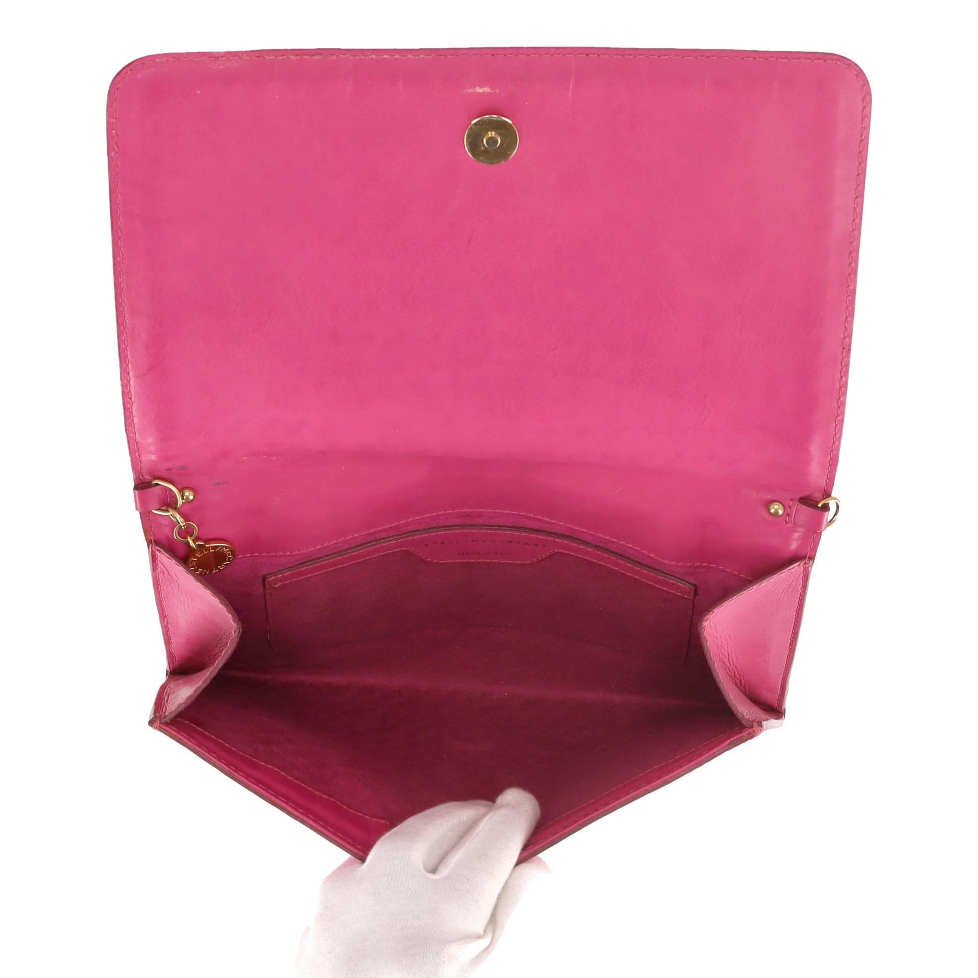 Stella McCartney Geflochtene Crossbody-Tasche aus veganem Leder im Angebot 1