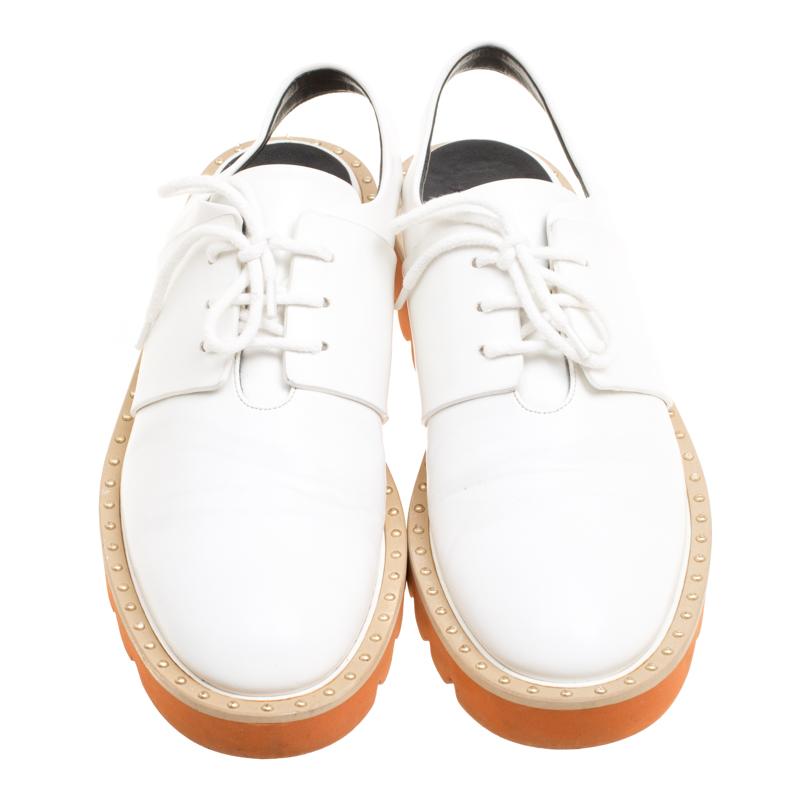 Wearing Stella McCartney just gives one a soothing feeling because of the fact that her designs are all eco-friendly. From her very famous label, comes this pair of oxfords that are simply fashionable. They are made from faux leather and styled with