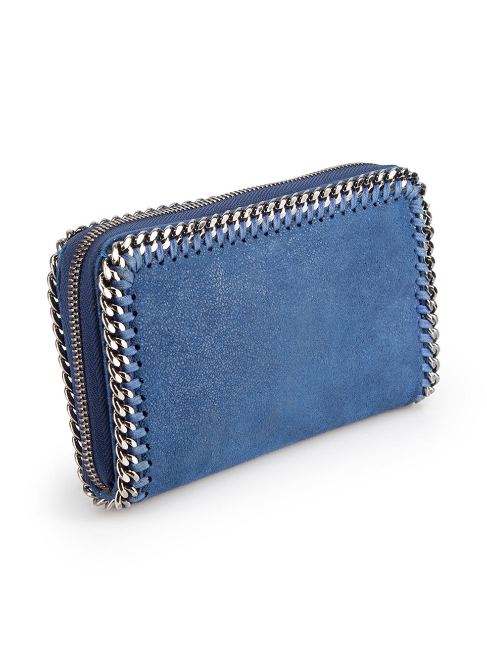 CONDITION is Very good. Minimal wear to purse is evident. Minimal wear to the side and the whipstitch edges with scuff marks on this used Stella McCartney designer resale item.



Details


Blue

Vegan suede

Wallet

Whipstitch chain edge