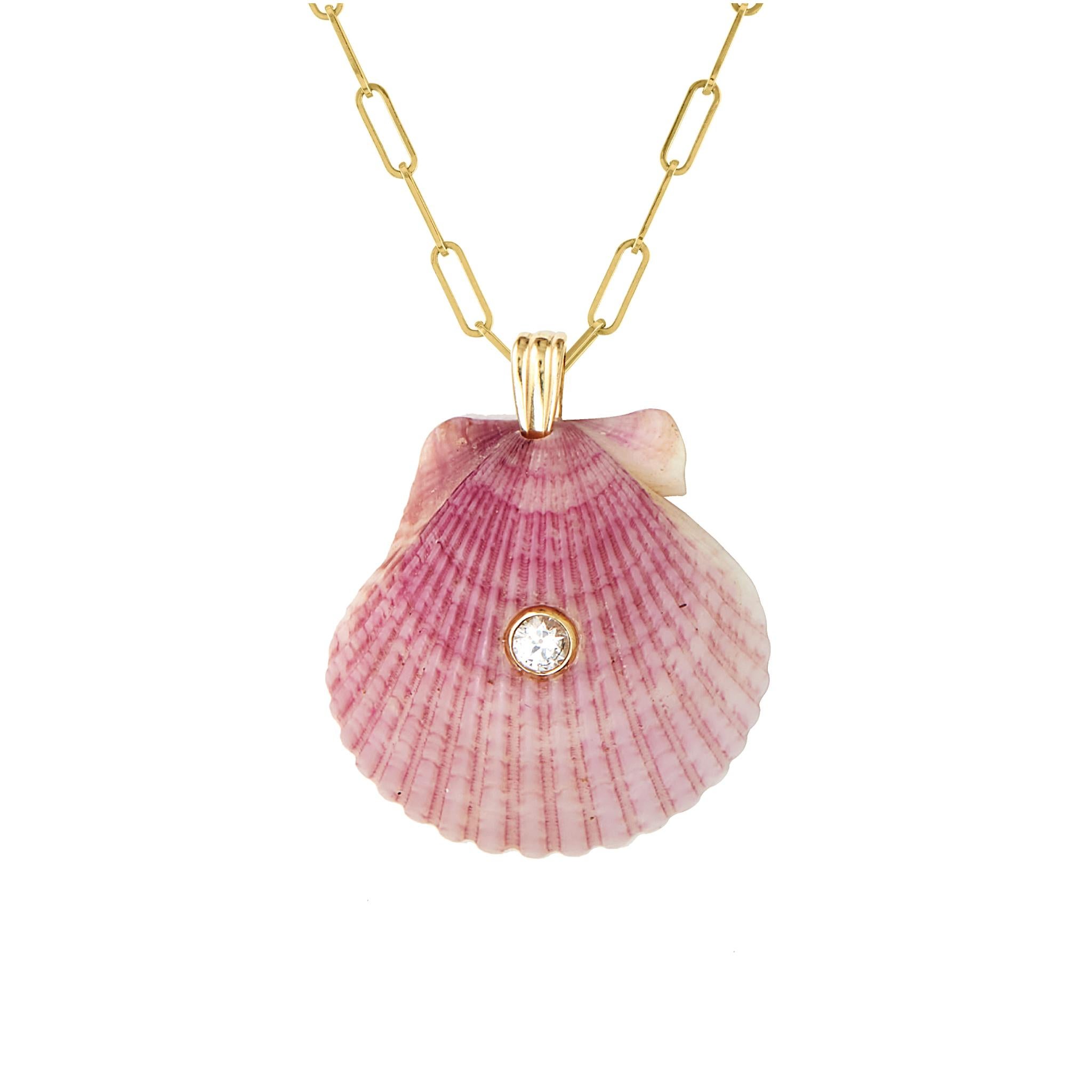 Stella Natural Shell Anhänger mit 14k Gold und weißem Saphir natürlichen Edelstein im Zustand „Neu“ in Miami, FL