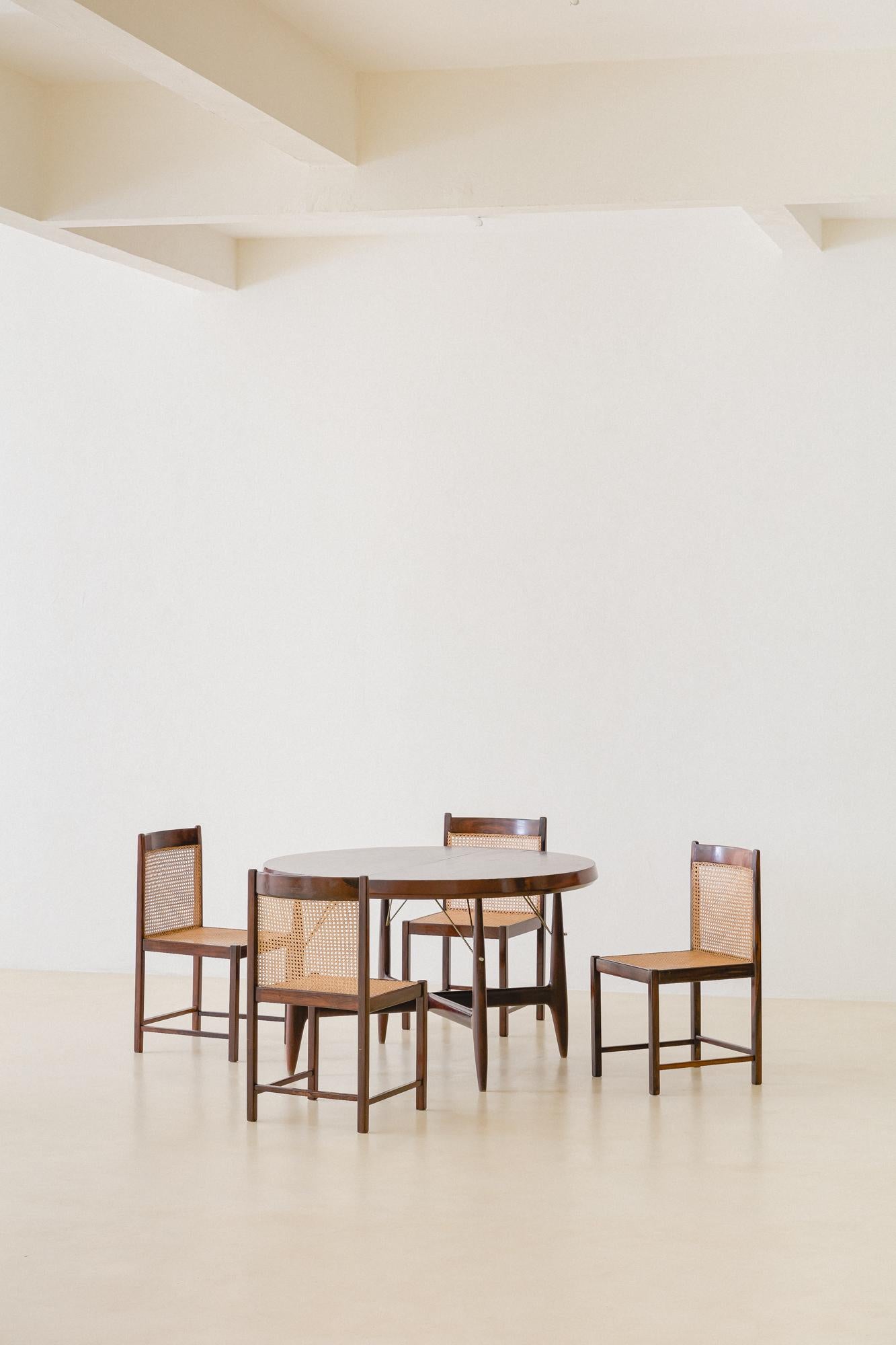 Milieu du XXe siècle Table ronde extensible Stella de Sergio Rodrigues, design brésilien du milieu du siècle dernier en vente