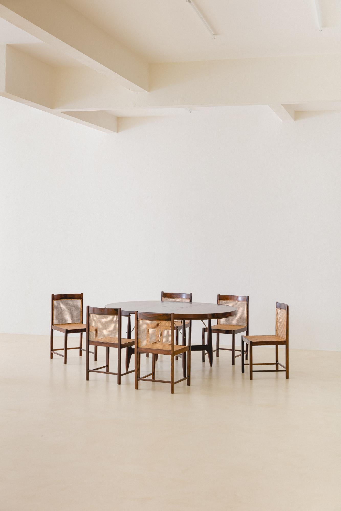Table ronde extensible Stella de Sergio Rodrigues, design brésilien du milieu du siècle dernier en vente 1