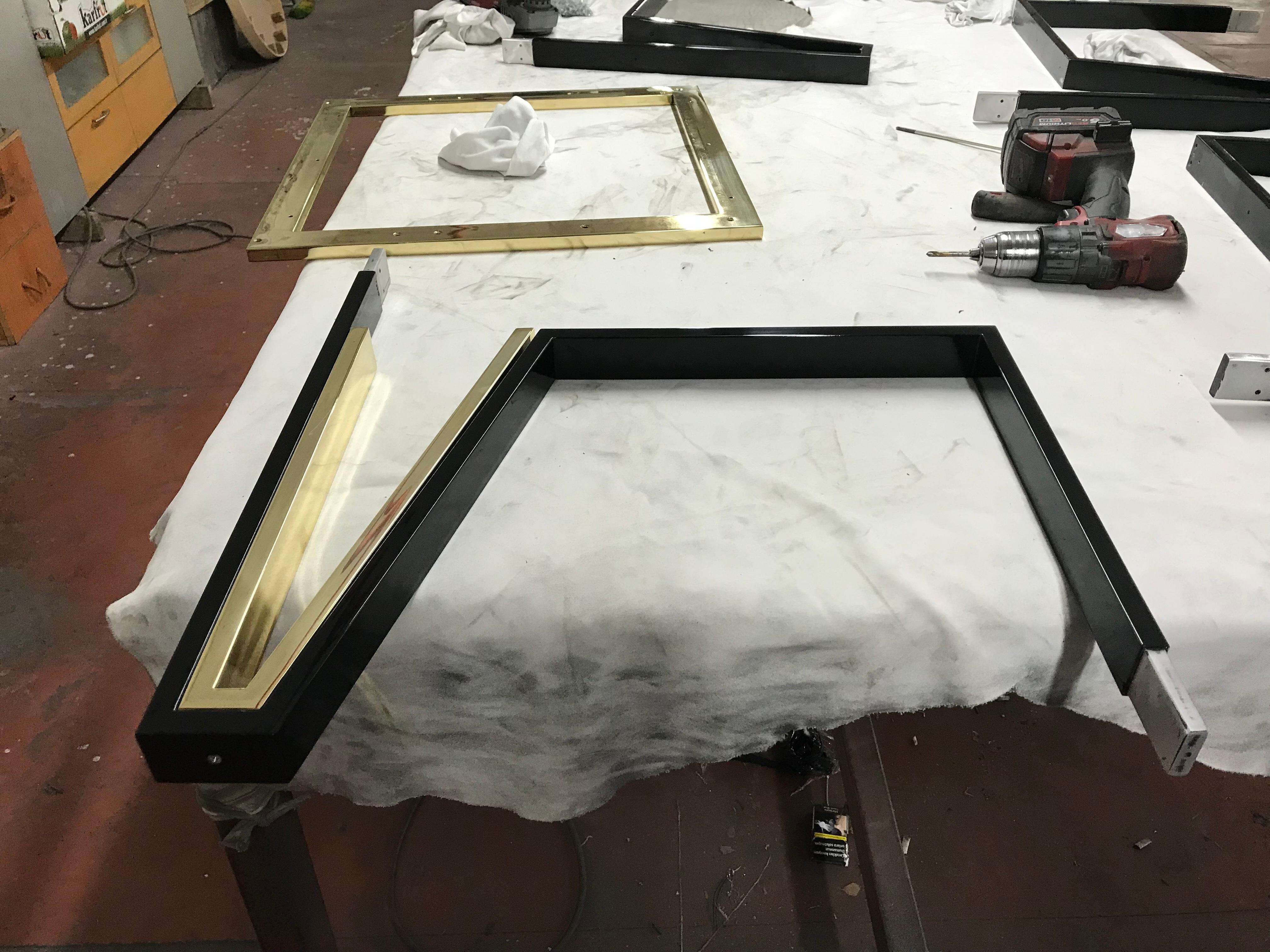 Chaisetella, ensemble de huit, bronze et cuir tissé exclusif, Istanbul en vente 11