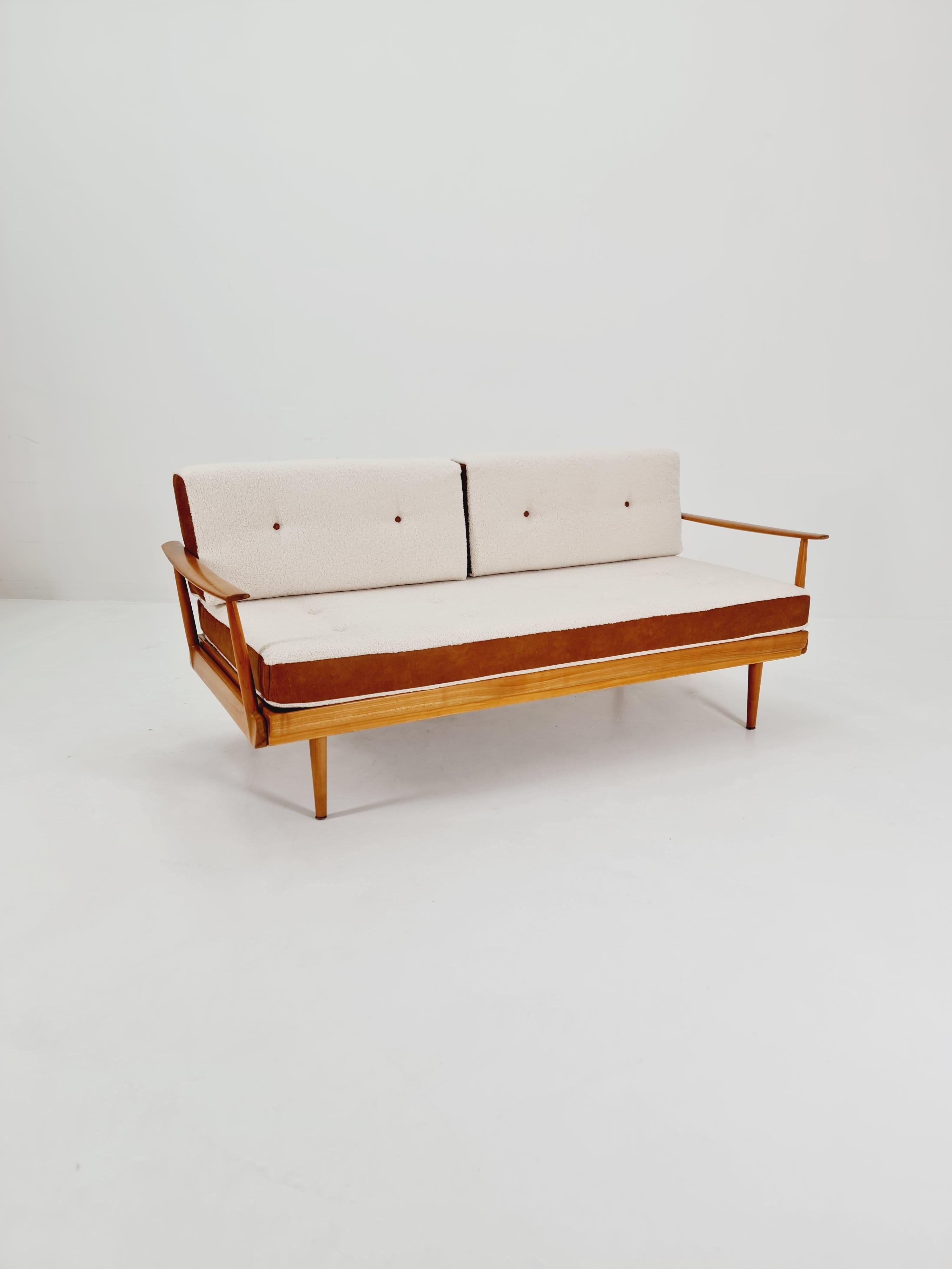 Stella Sofa-Tagesbett aus Eschenholz von Walter Knoll & Wilhelm Knoll, Deutschland, 1950 im Zustand „Gut“ in Gaggenau, DE