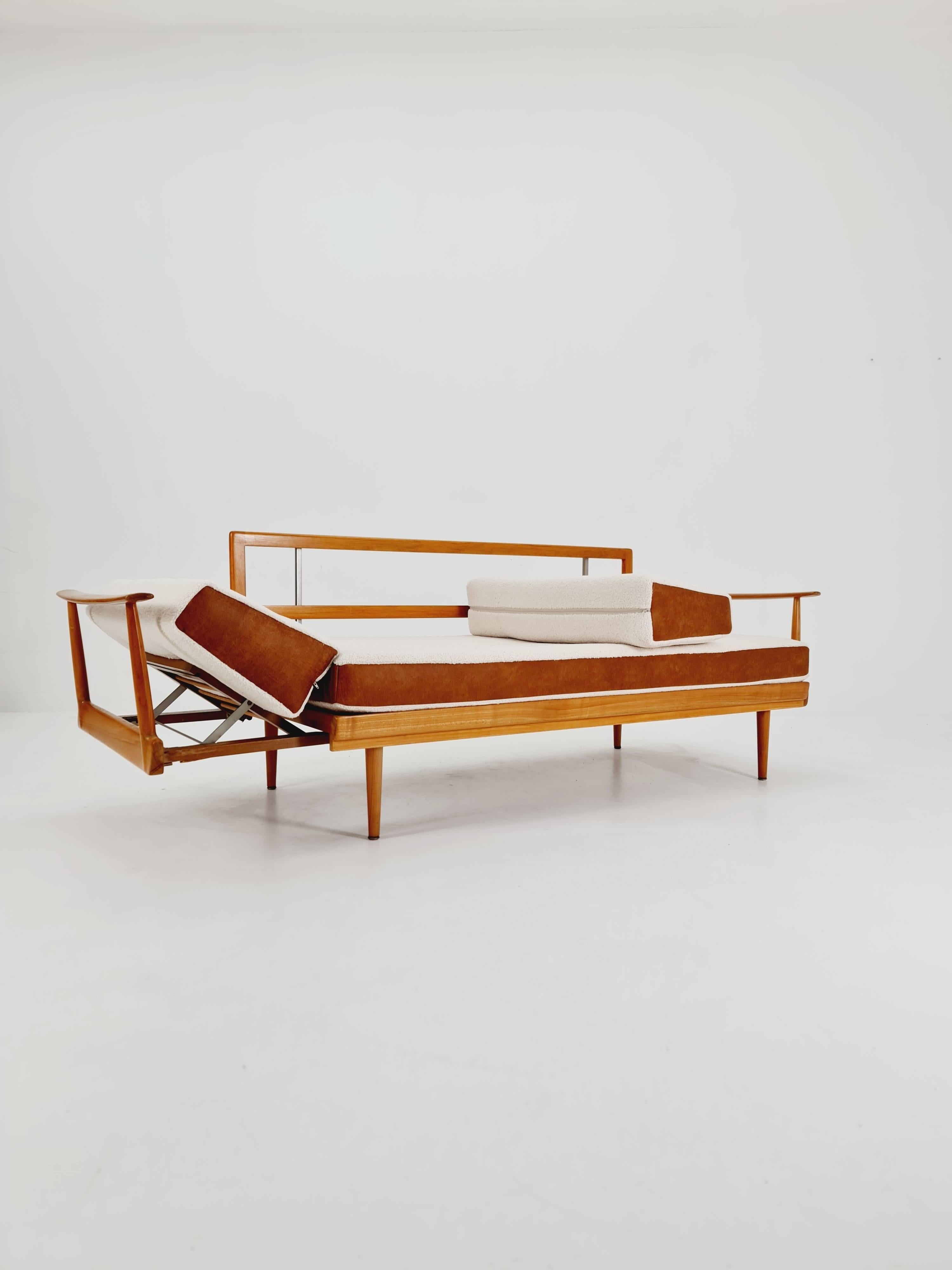 Stella Sofa-Tagesbett aus Eschenholz von Walter Knoll & Wilhelm Knoll, Deutschland, 1950 (Stoff)