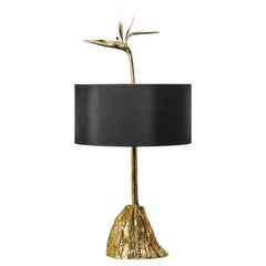 Lampe de table Stella : Elegance en laiton poli - Lights sculpturales pour la décoration d'intérieur