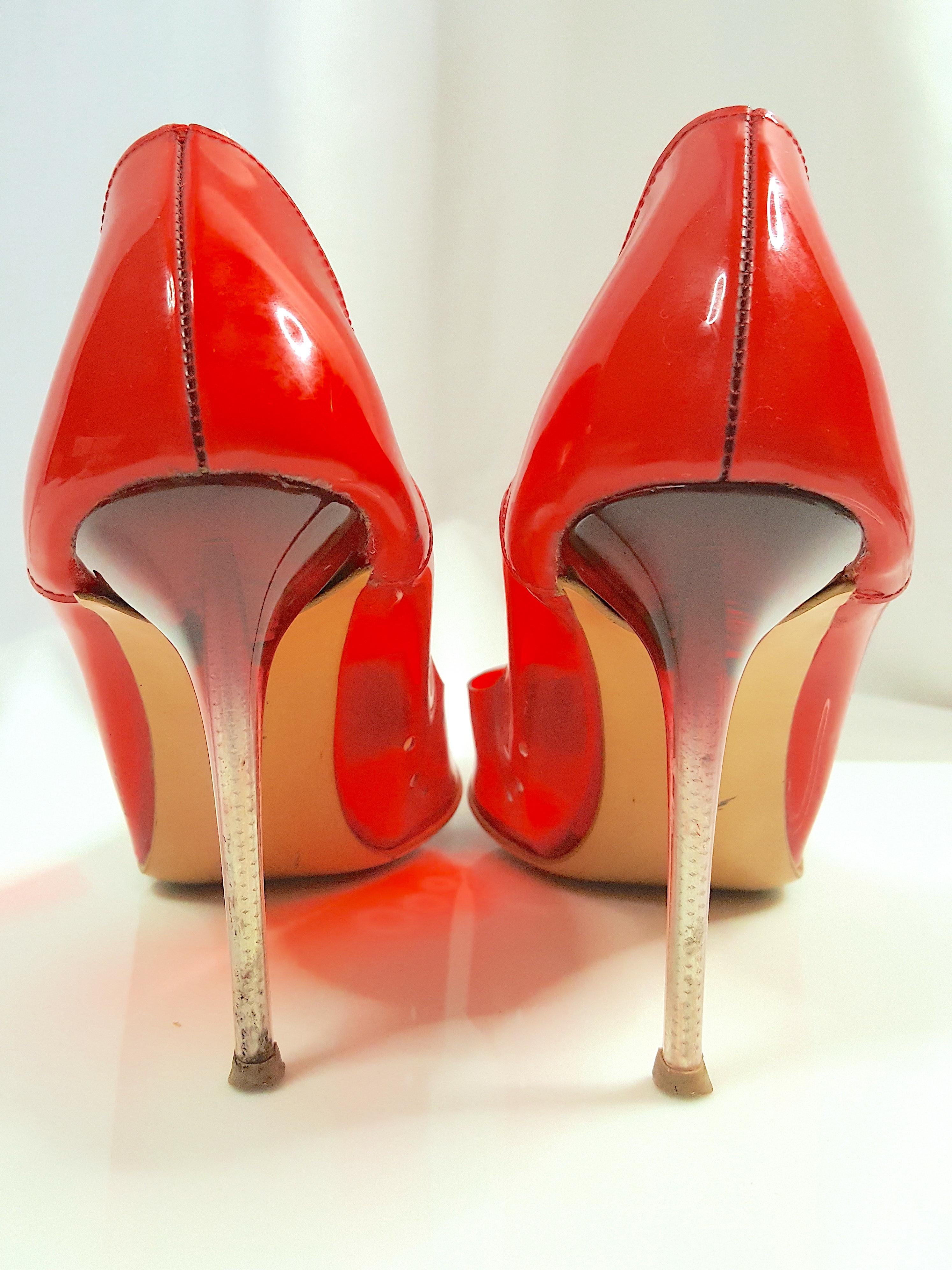 StellaMcCartney 2003 Runway RedPatent&Translucent 4InchStiletto OmbreResin Heels In Good Condition For Sale In Chicago, IL