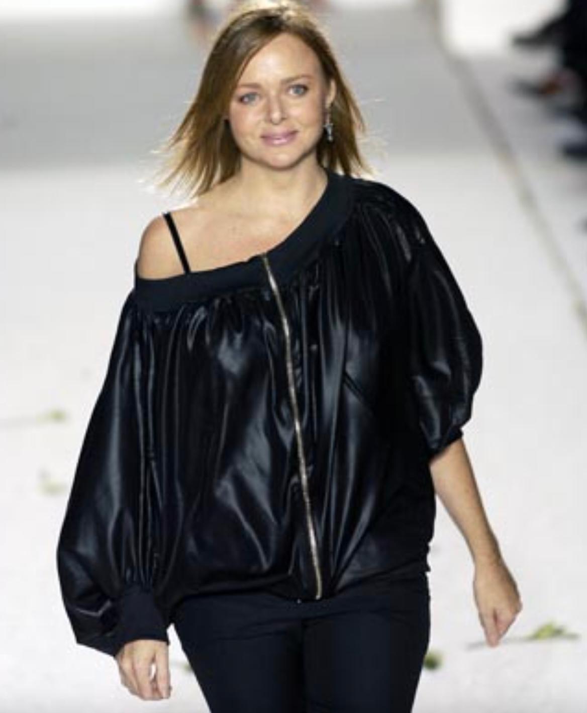 StellaMcCartney Runway 2003 - Veste bulle à fermeture éclair et épaules dénudées en satin de soie imprimée en vente 1