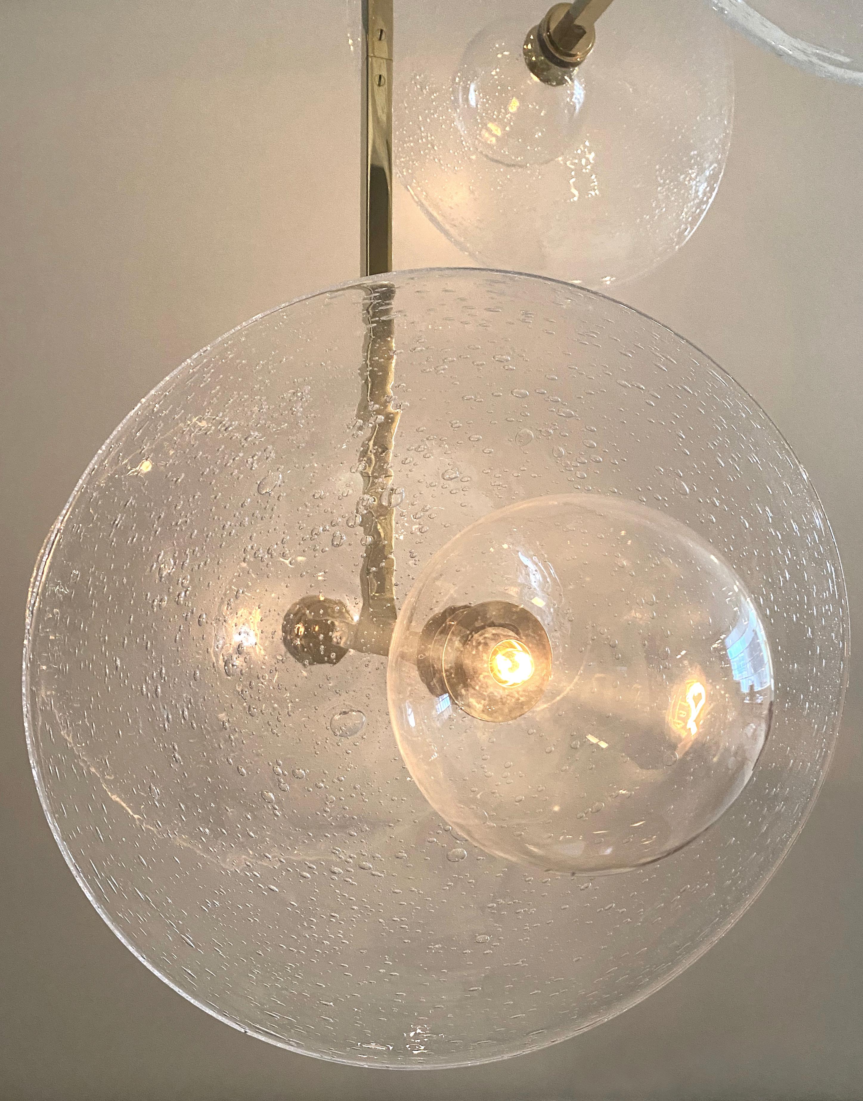 Stellar 6-Point Vertical Pendant, Custom Polished Brass and Hand Blown Glass In Excellent Condition For Sale In NEW YORK, NY