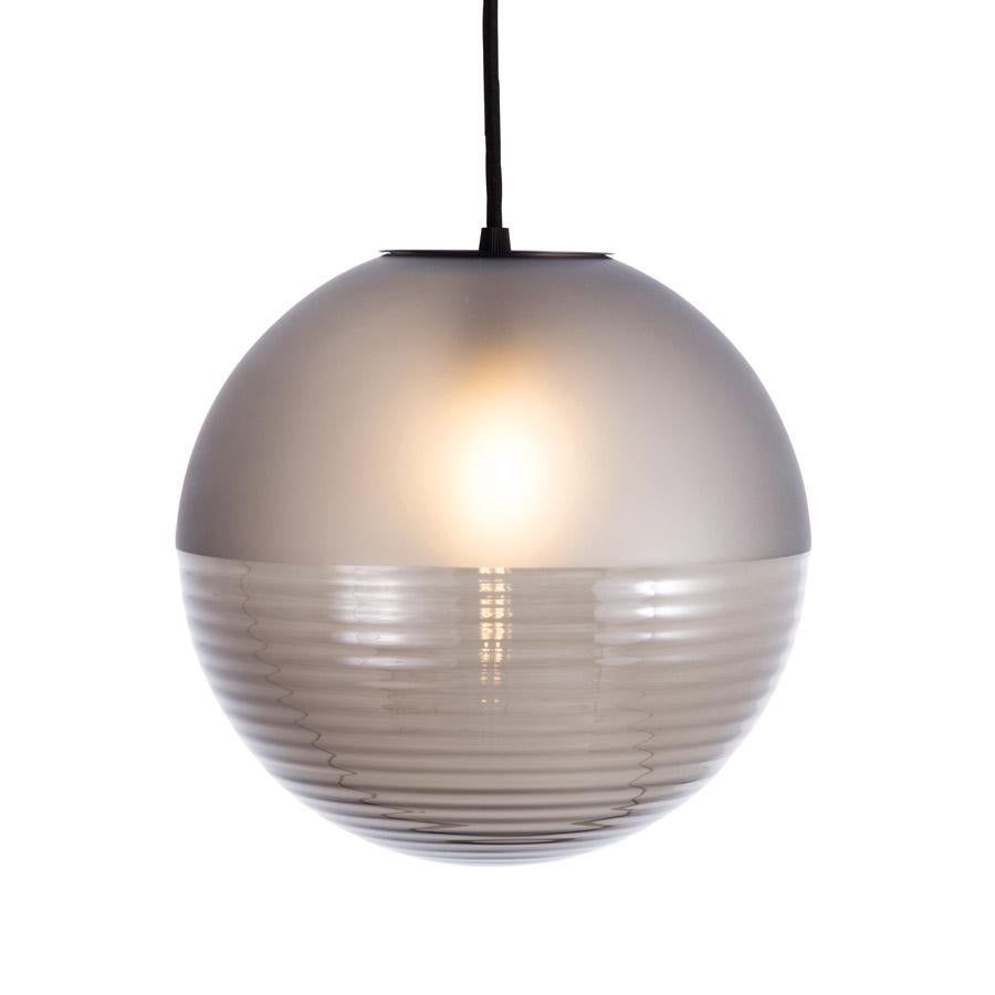 Stellar big smoky grey acetato smoky grey pendant by Pulpo.
Dimensions: D39 x H320 cm.
Materials: handblown glass coloured, stainless steel wire, textile cable.

Also available in different finishes: aubergine acetato aubergine, smoky grey