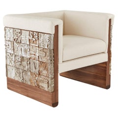 Silla de Comedor de Lujo Stellar Modern Handmade Ceramic Walnut, Boucle' Upholstered