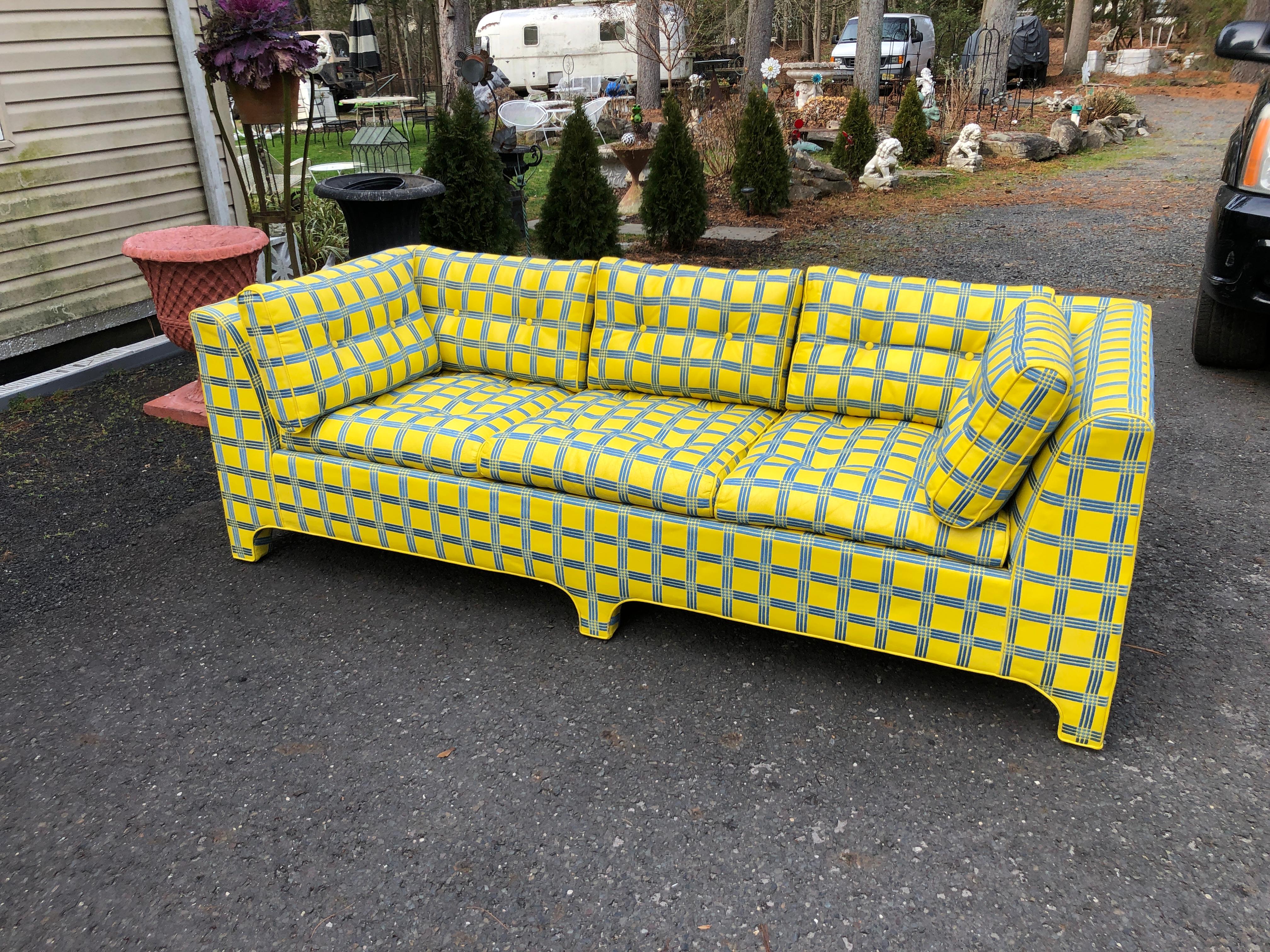 Stellar Pair Milo Baughman Yellow Leather Parsons Sofas Mid-Century Modern In Good Condition For Sale In Pemberton, NJ