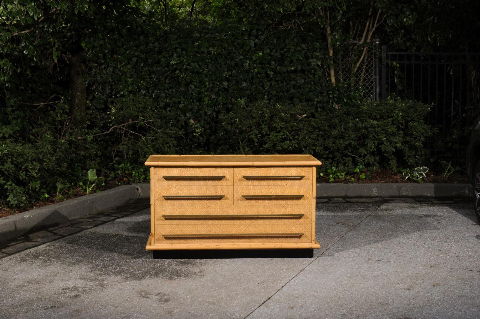 Organique Commode Stellar en canne, bambou et laiton restaurée par Vivai del Sud, Italie, 1975 en vente